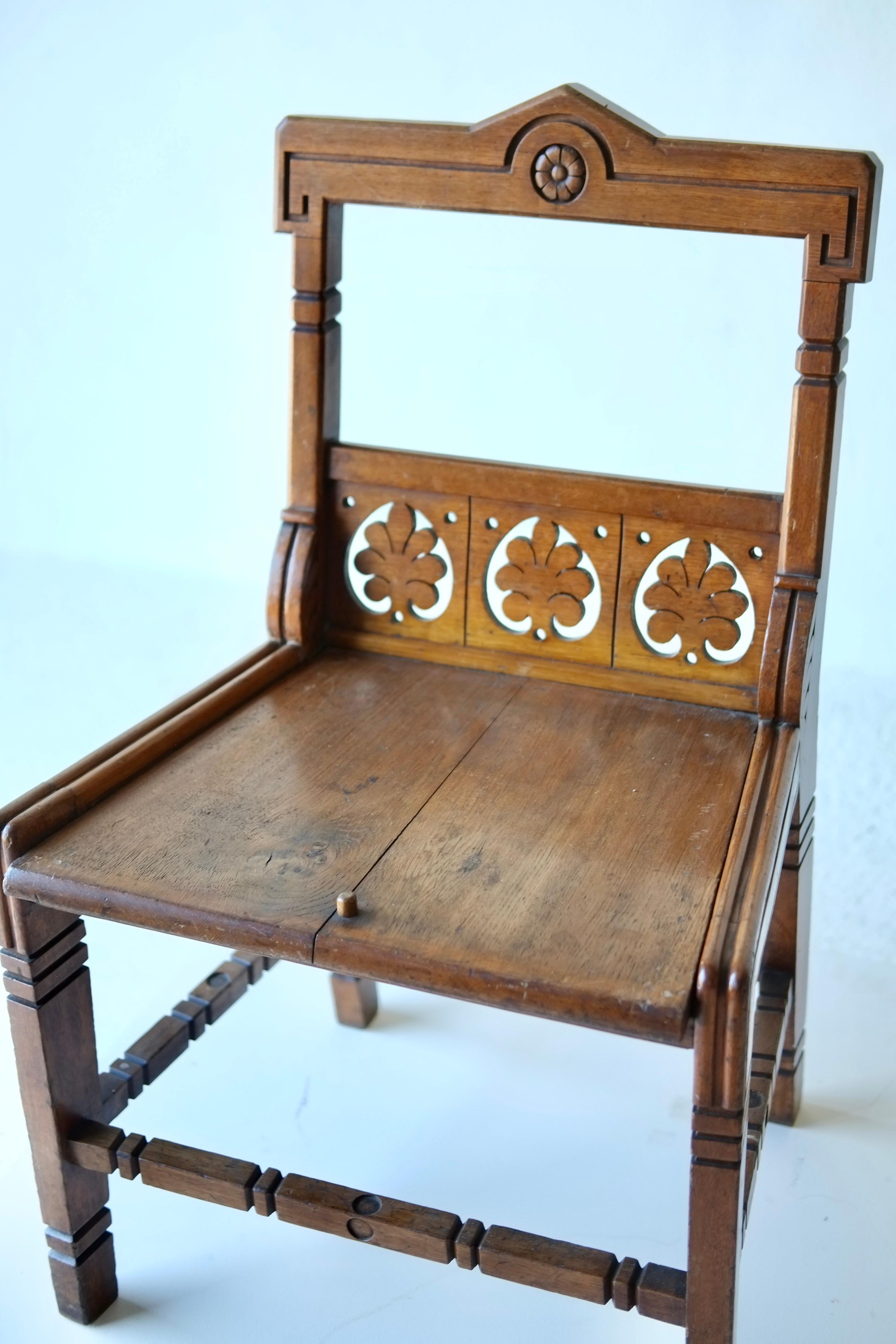 Chaise d'appoint en Oak Aesthetic Movement du 19e siècle en vente 3