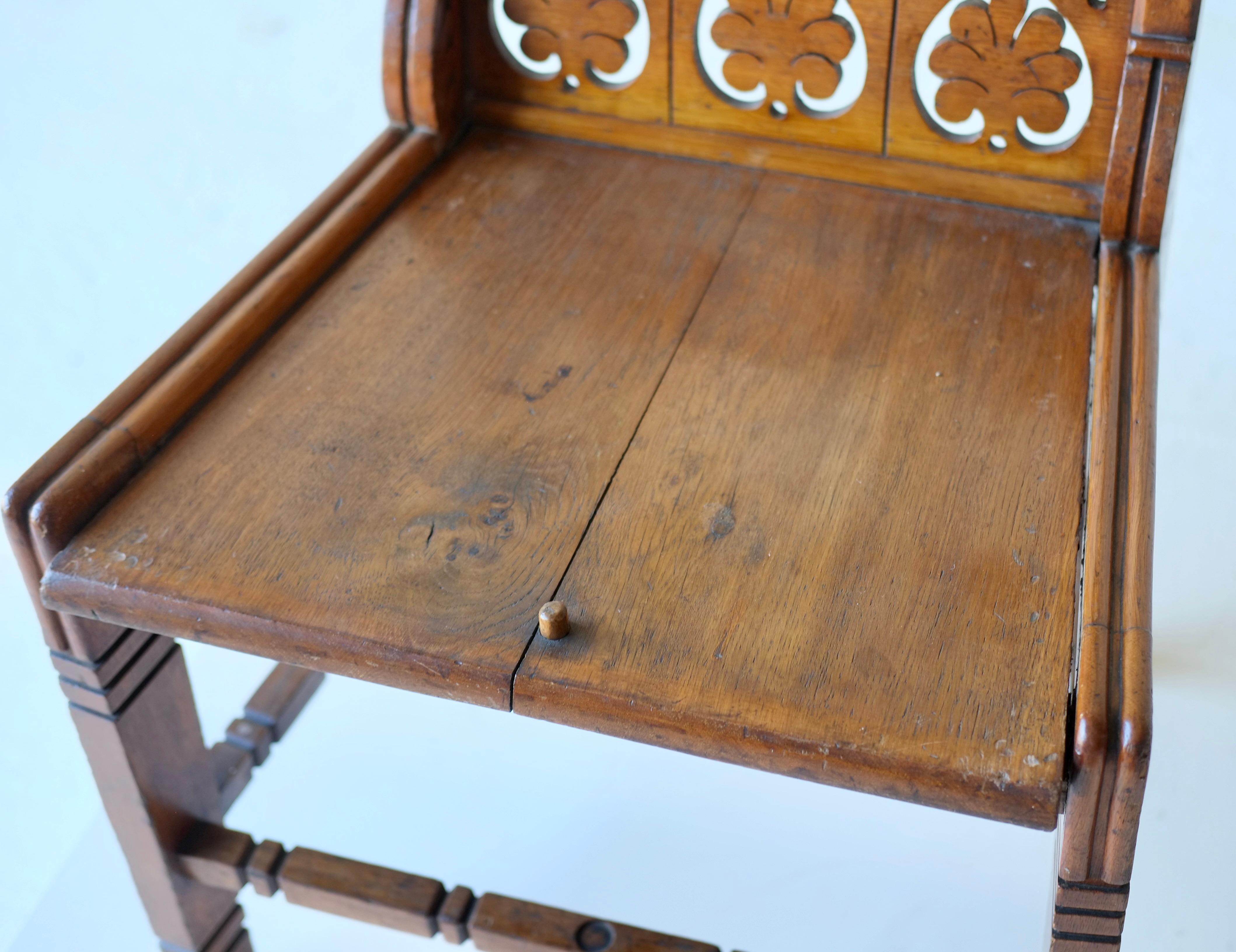 Chaise d'appoint en Oak Aesthetic Movement du 19e siècle en vente 2