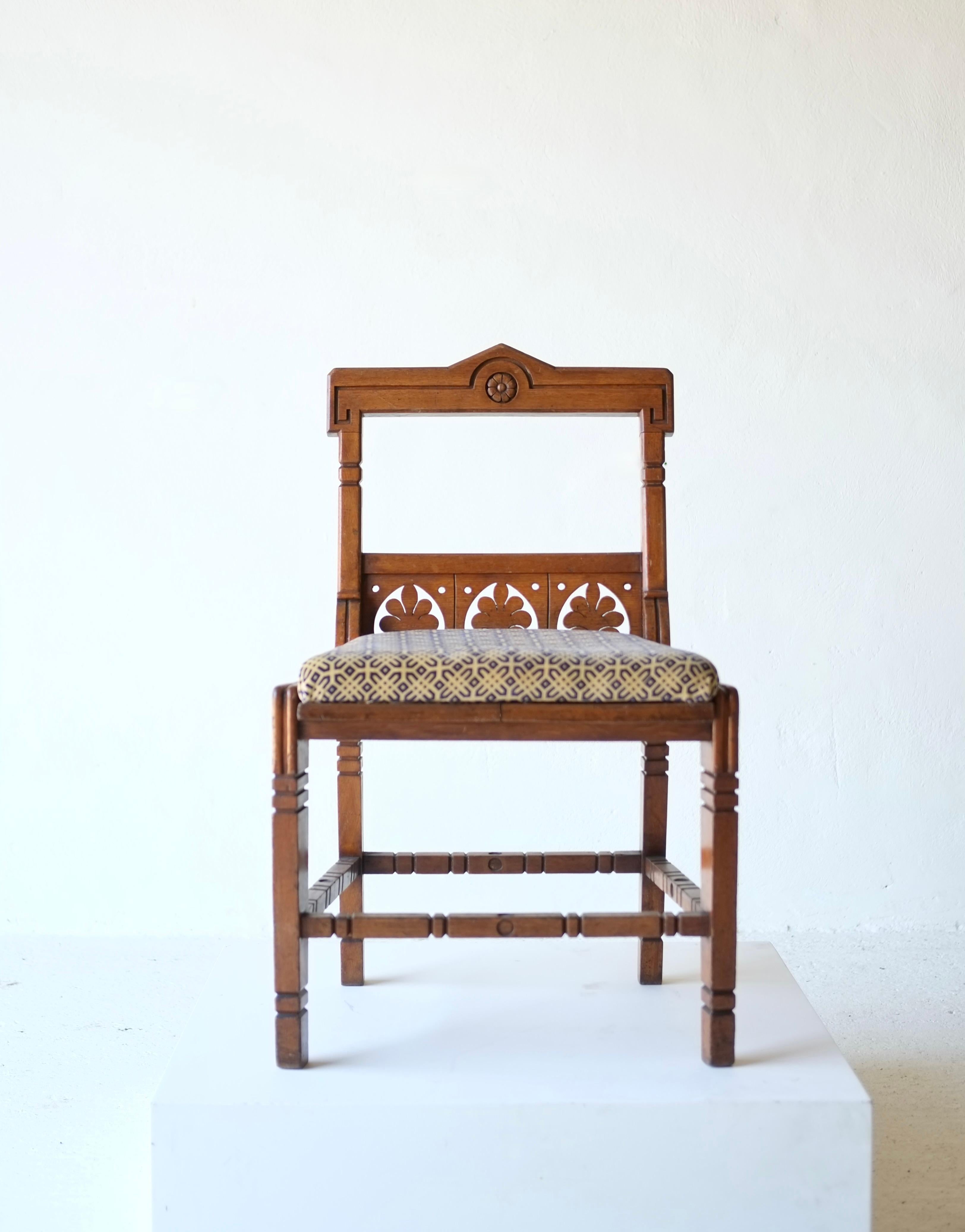Chaise d'appoint en Oak Aesthetic Movement du 19e siècle en vente 10