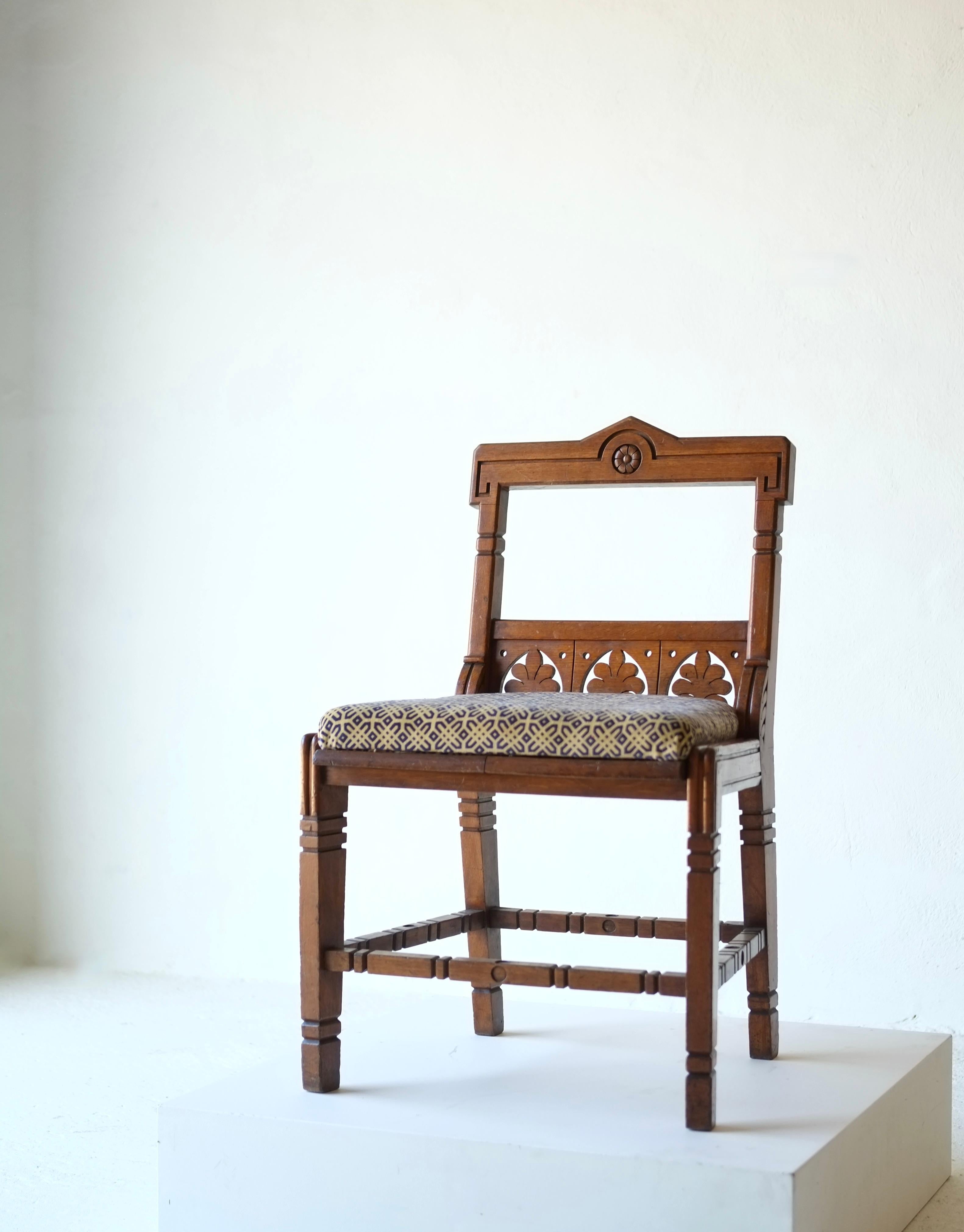 Chaise d'appoint en Oak Aesthetic Movement du 19e siècle en vente 8
