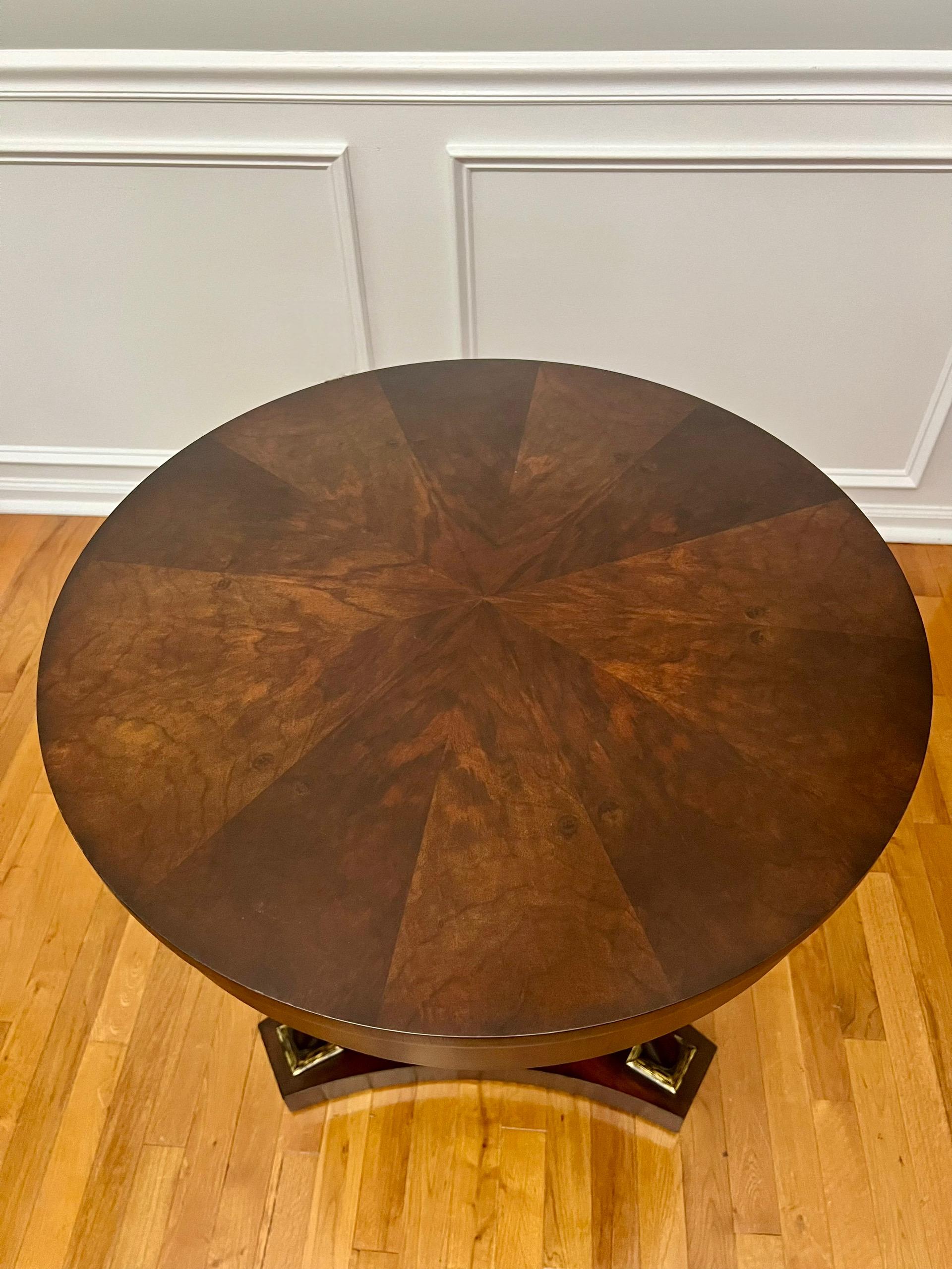 Ébénisé Table d'appoint ou de style Empire français Biedermeier en acajou assorti par Century en vente