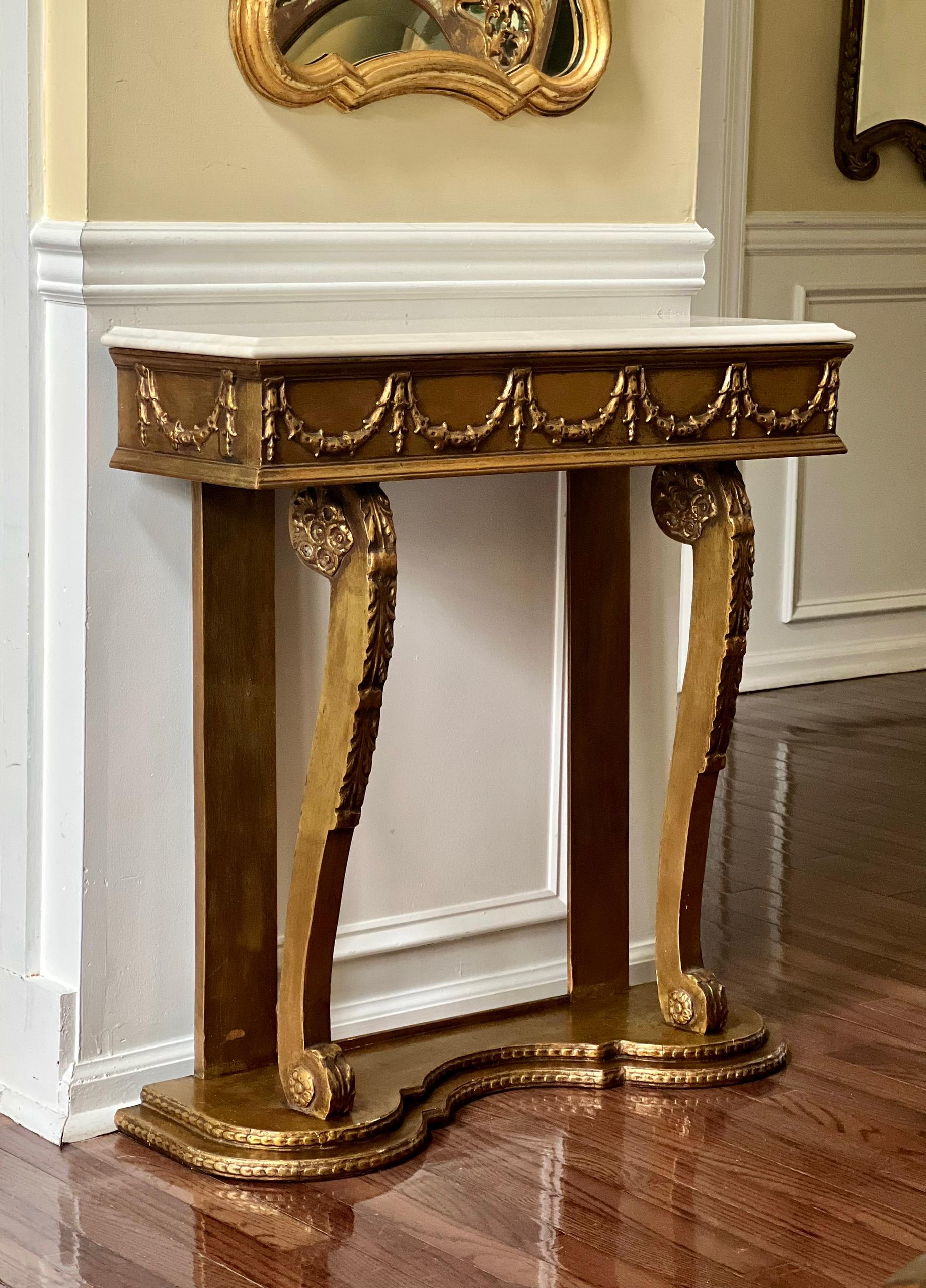 19th Century English Giltwood and Marble Narrow Console Table en vente 7