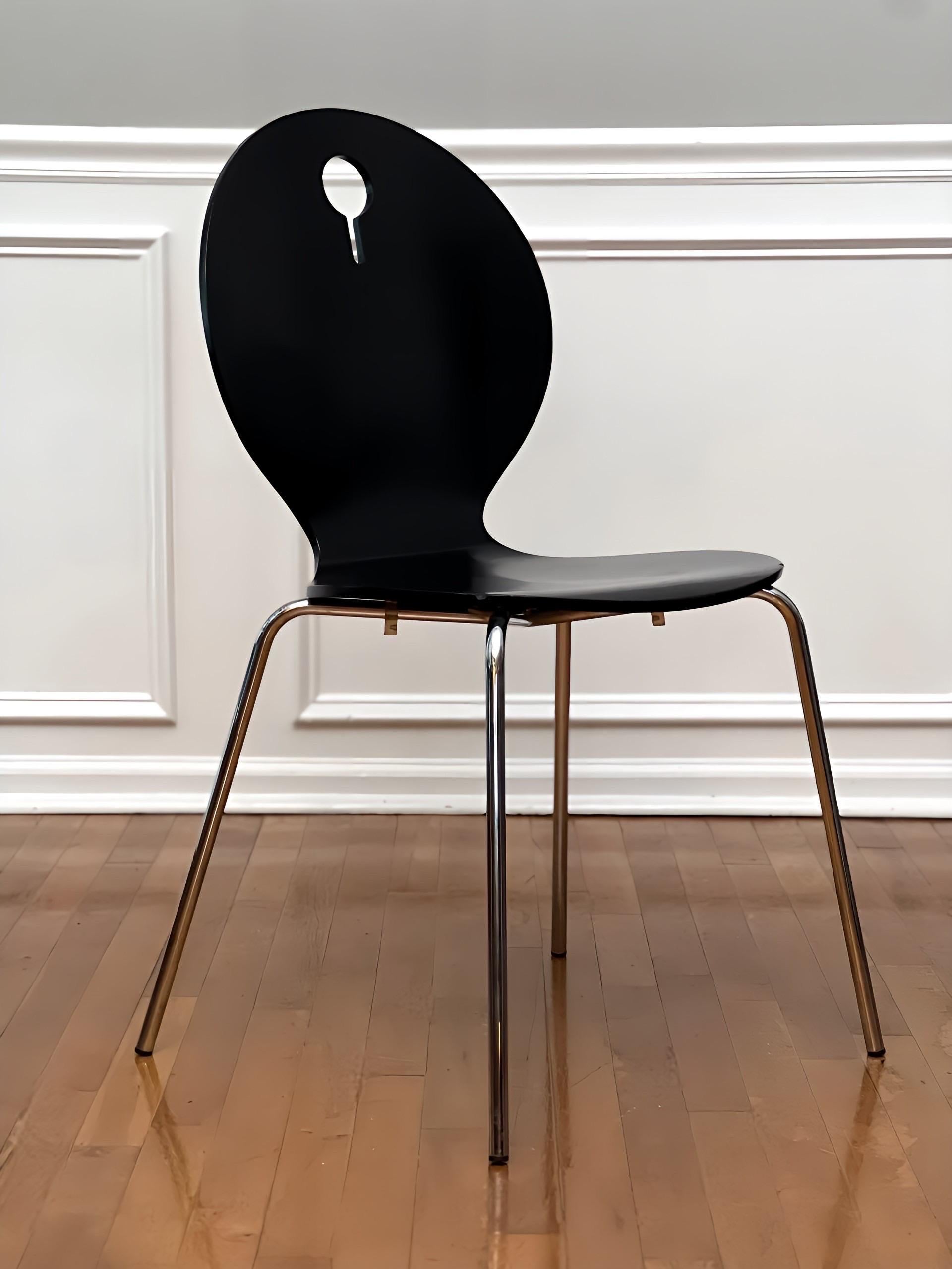 Set of 4 Italian Modern Black Lacquered Bentwood Stackable Chairs by Calligaris In Good Condition For Sale In Doylestown, PA