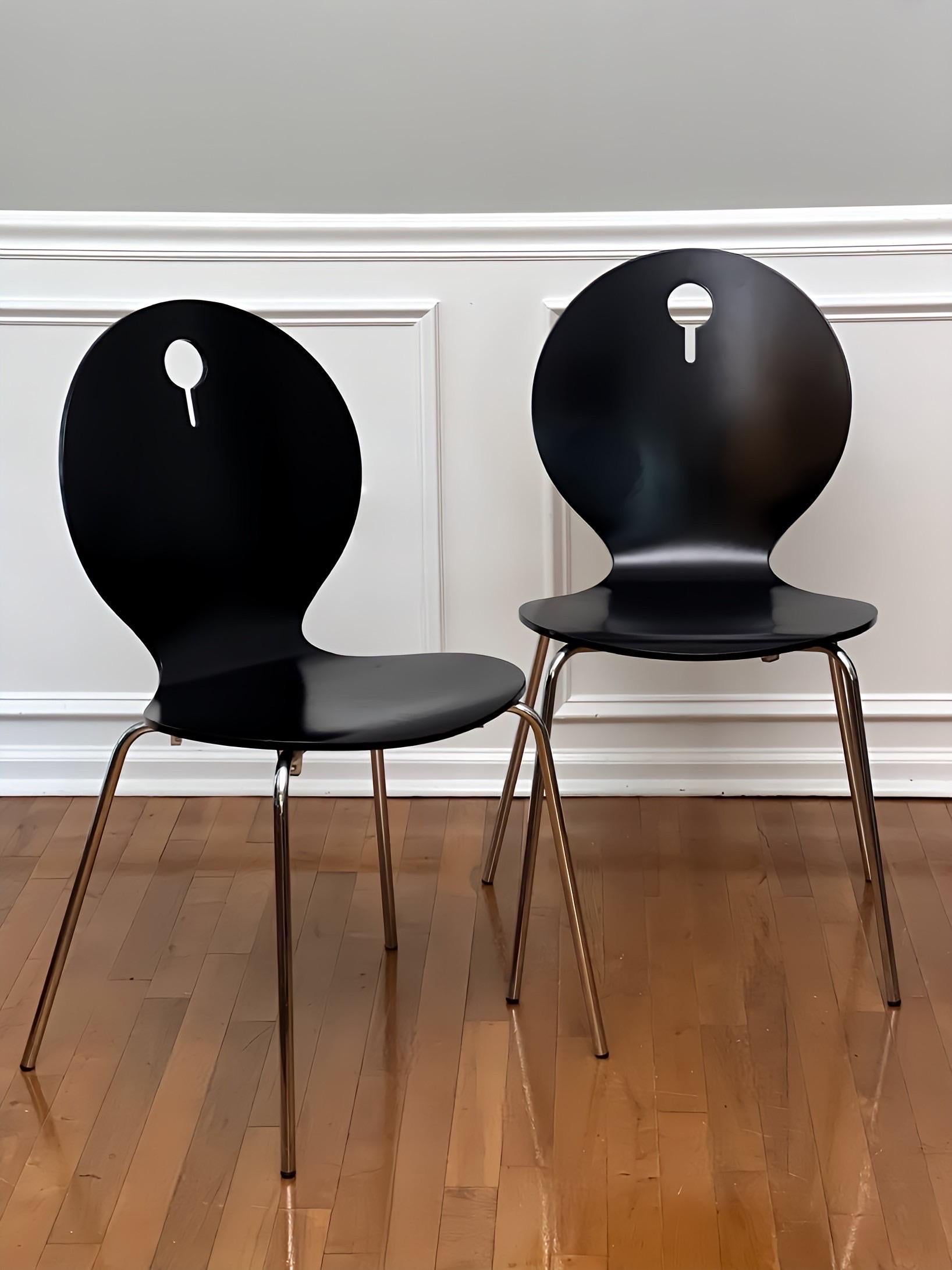 Contemporary Set of 4 Italian Modern Black Lacquered Bentwood Stackable Chairs by Calligaris For Sale