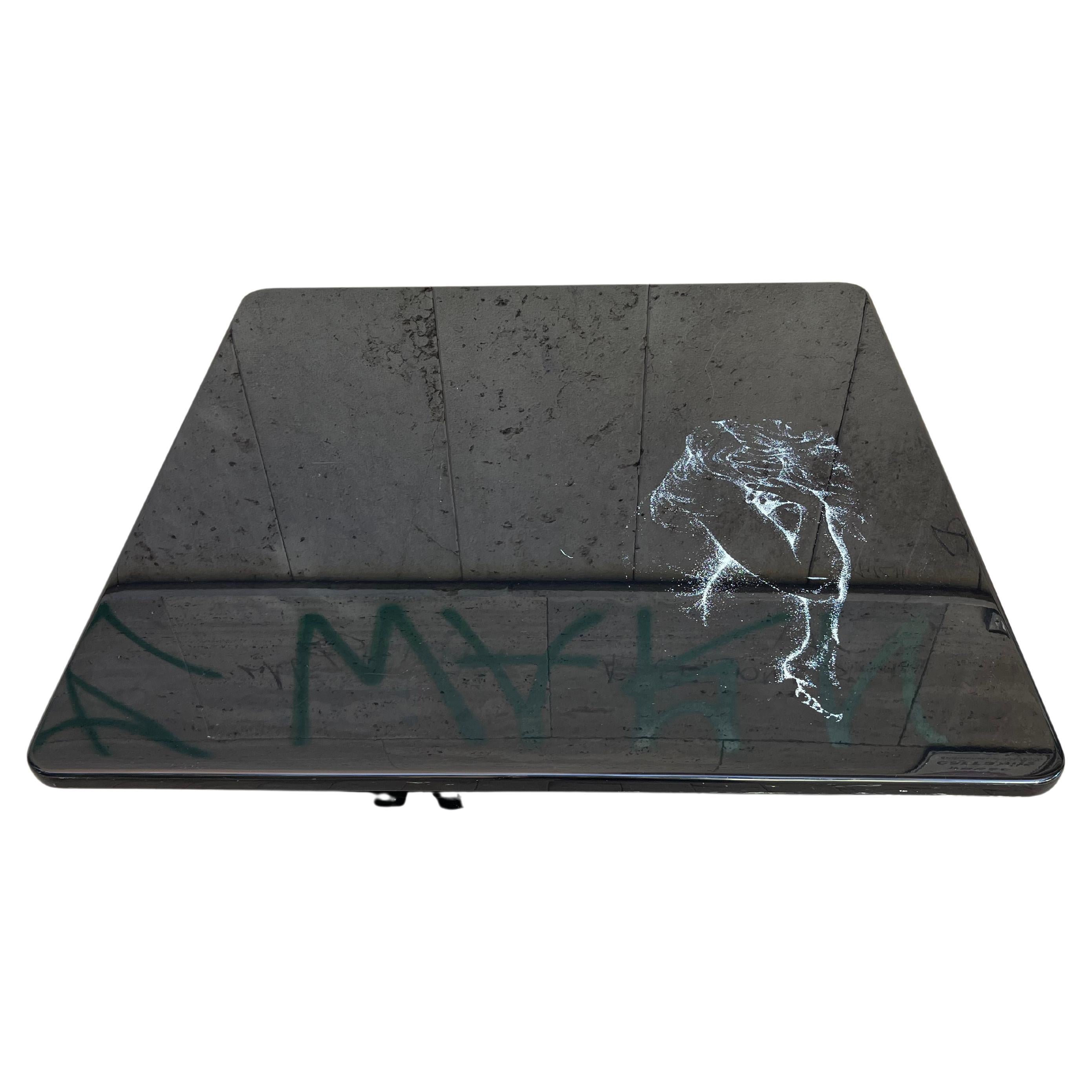 Studio E.F. Viareggio big black coffee table.

Top Design 1970s 

Good condition 

Measures
cm 110 x cm 110 x cm 32 H