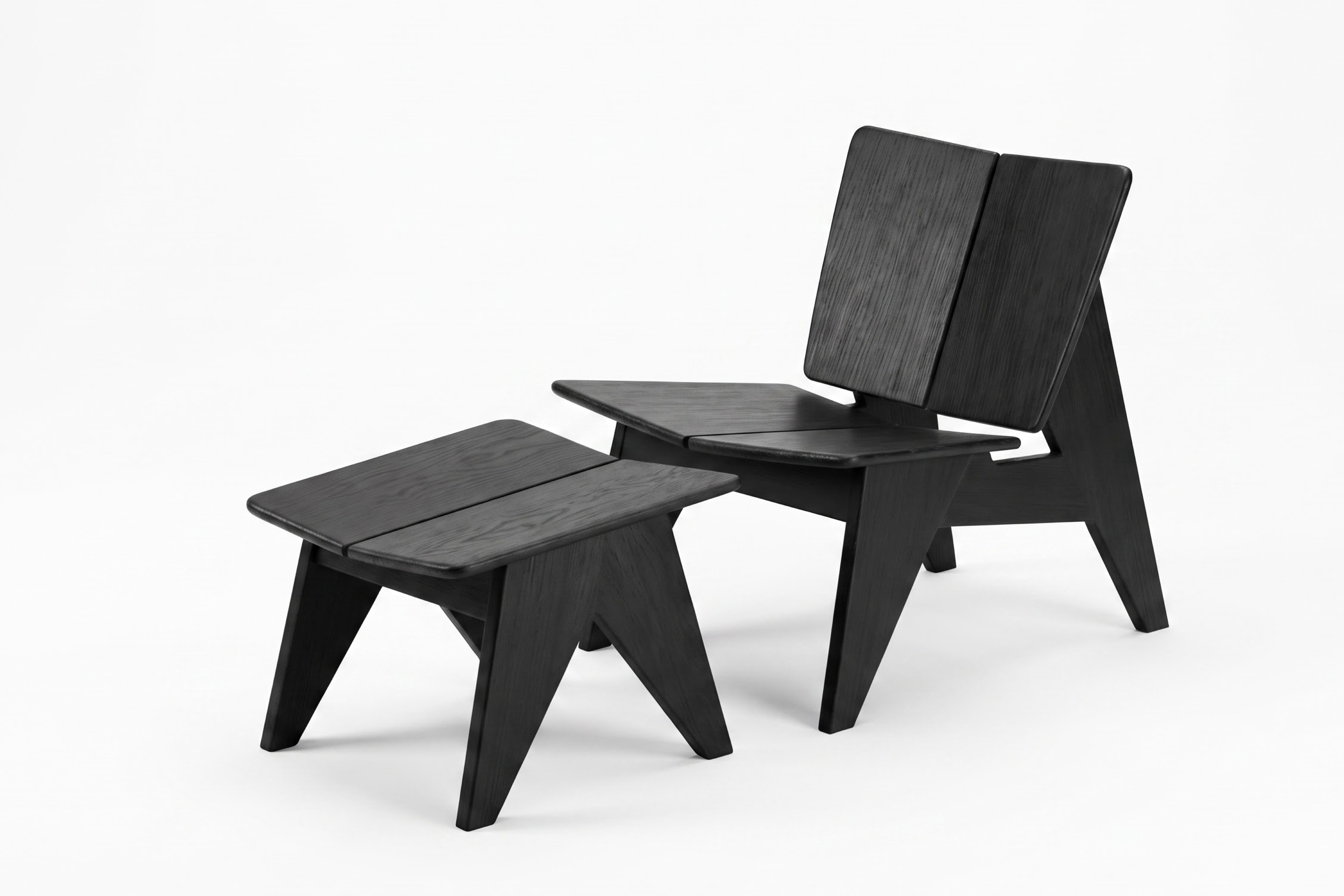 Fauteuil de détente sculptural « Butterfly » en chêne massif noir d'Esvee Atelier, avec repose-pieds en vente