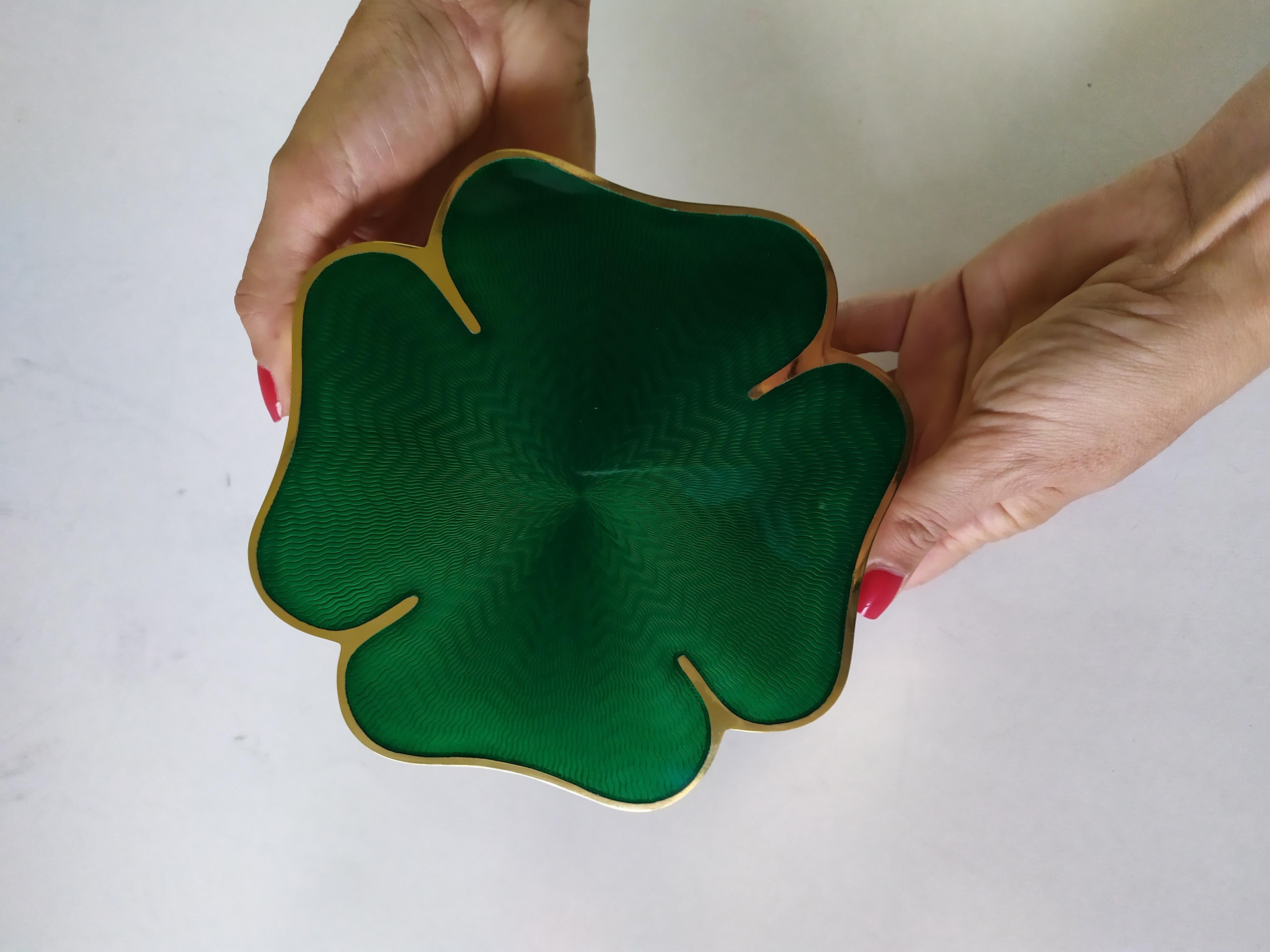 Table box Four-leaf clover fired enamel on a radial guilloché Salimbeni For Sale 8