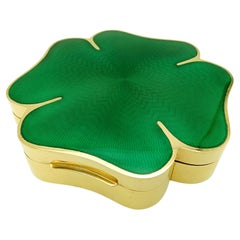 Table box Four-leaf clover fired enamel on a radial guilloché Salimbeni