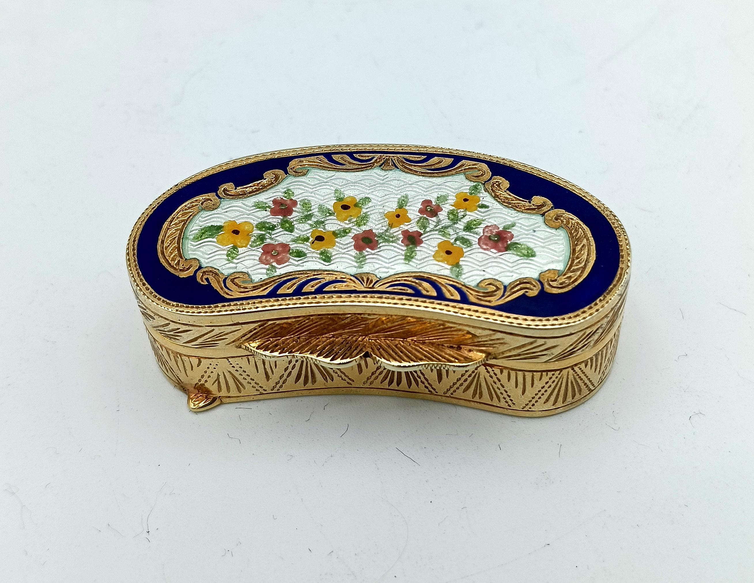 Italian Pillbox shaped fire enamel hand painted floral miniature Salimbeni For Sale