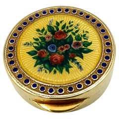 Portapillole in argento placcato oro con miniatura floreale, Art Nouveau viennese