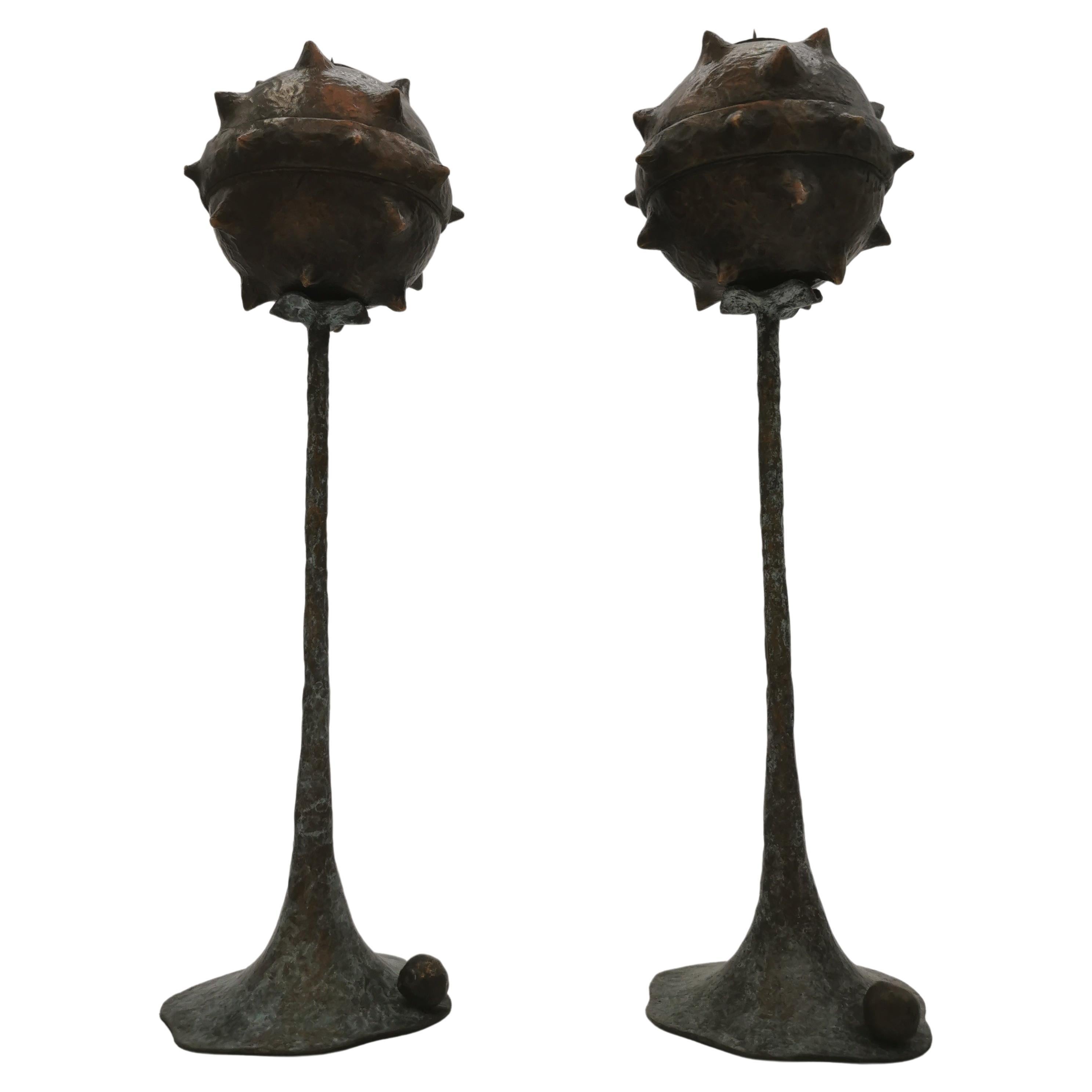 Set of two bronze candlesticks by Emanuele Colombi.
Limited Edition 
Roma Collection 2022 Primus Small 

Materials: bronze
Finishes: Base Vert de Gris Patine + Globe Petite Jaune Patine (VG+PJP) (Number 1 of 12)

Various finishes and sizes