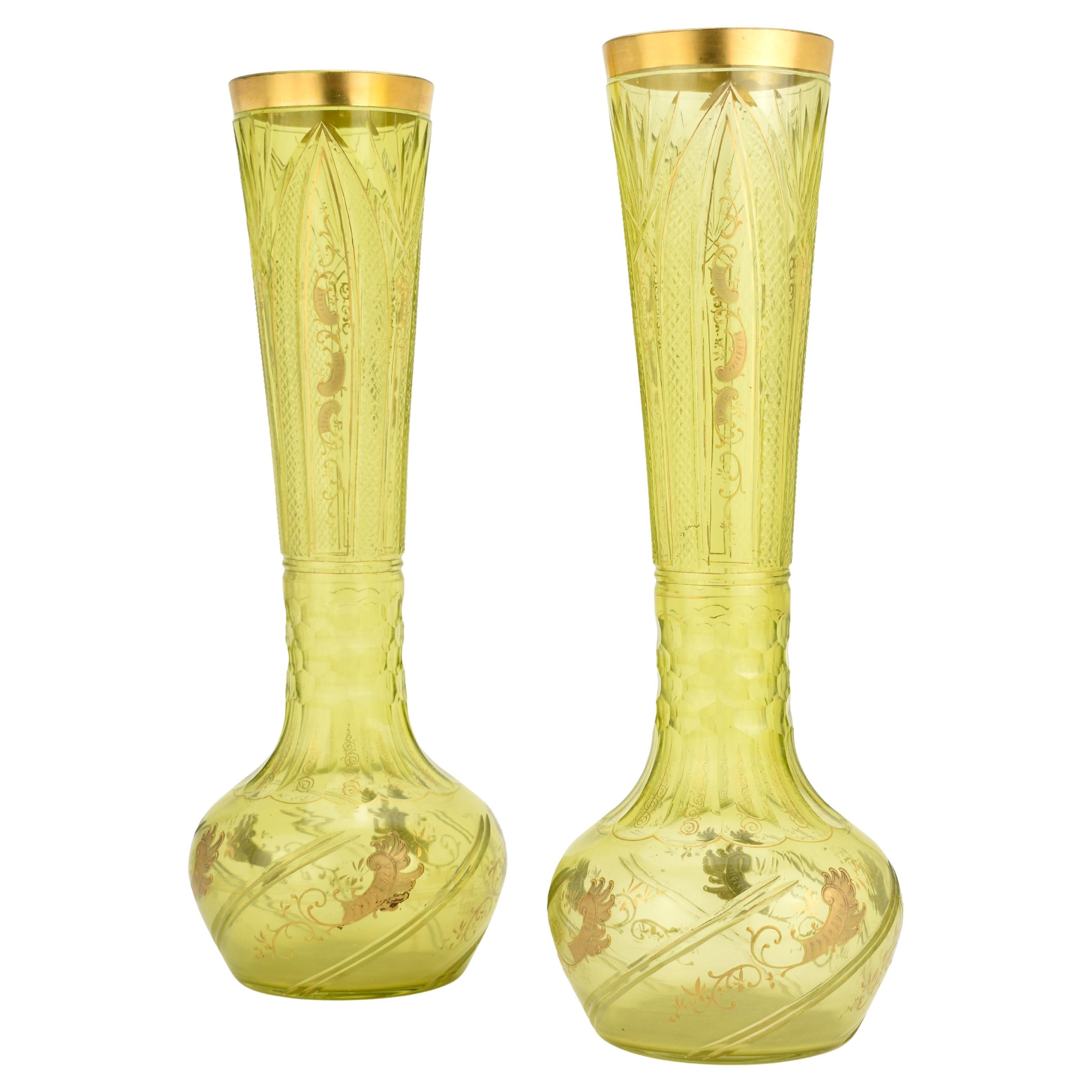 Grande paire de vases anciens de Bohème en verre uranium, 19ème siècle