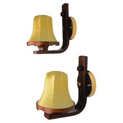 Coppia di applique italiane "Cocoon", in resina e legno, anni '70