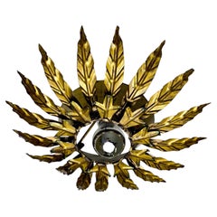 Lampada da soffitto o da parete con motivi floreali e fogliame a raggiera, Francia, anni '70