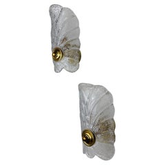 Par de apliques de Murano con hojas esmeriladas, cristal texturizado y detalles dorados, Italia, década de los 70