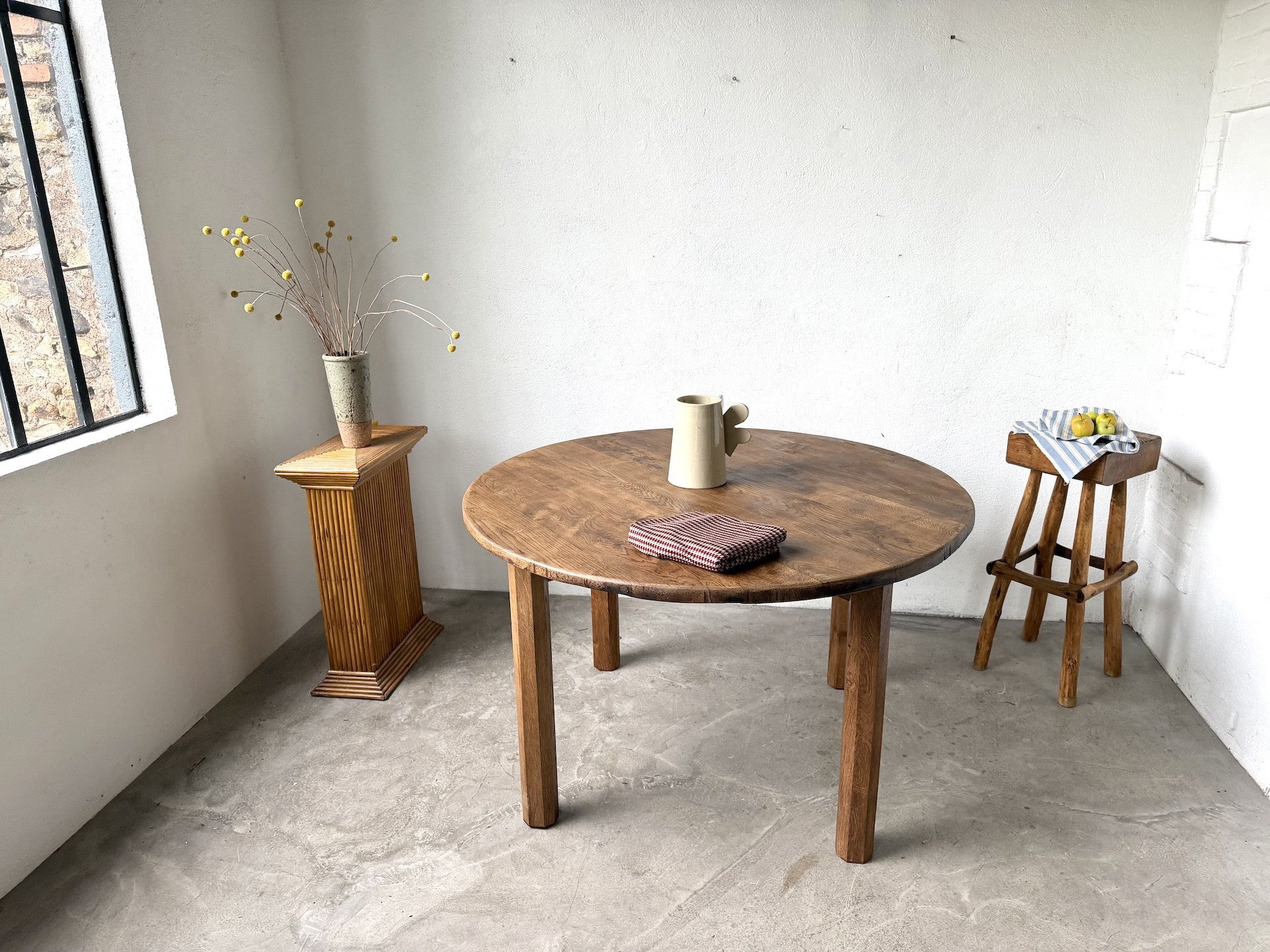 Brutalist Round Dining Table in Solid Oak, France, 1950s For Sale at ...