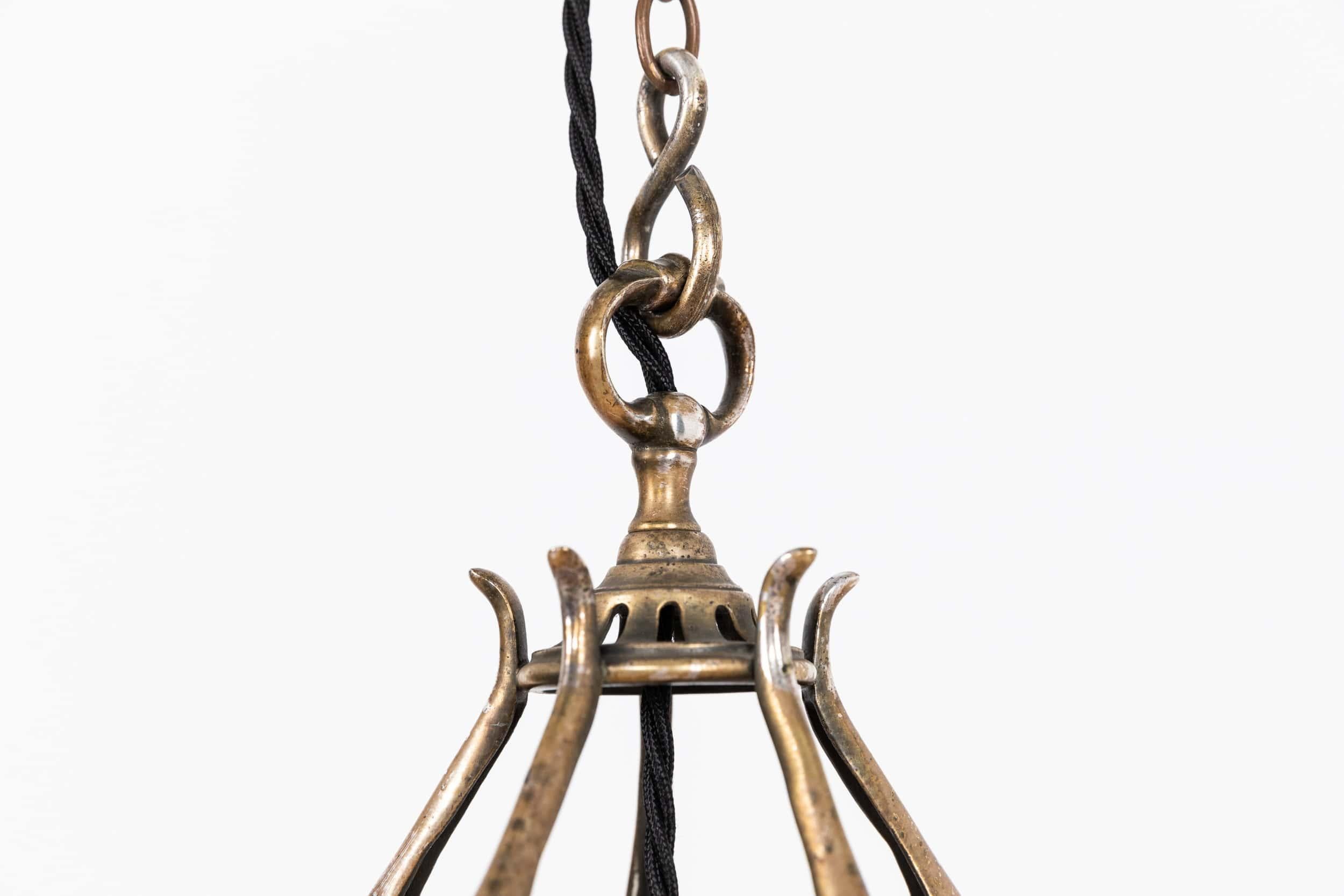 Inglese Antica lampada a lanterna da portico in ottone smaltato Faraday & Son C.1920 in vendita
