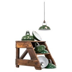 A.C.I.Industries. Lights en émail vert, A.I.C. C.1930.