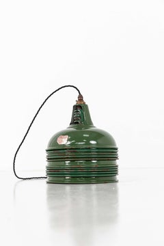 A.C.I.Industries. Lights en émail vert, A.I.C. C.1930.
