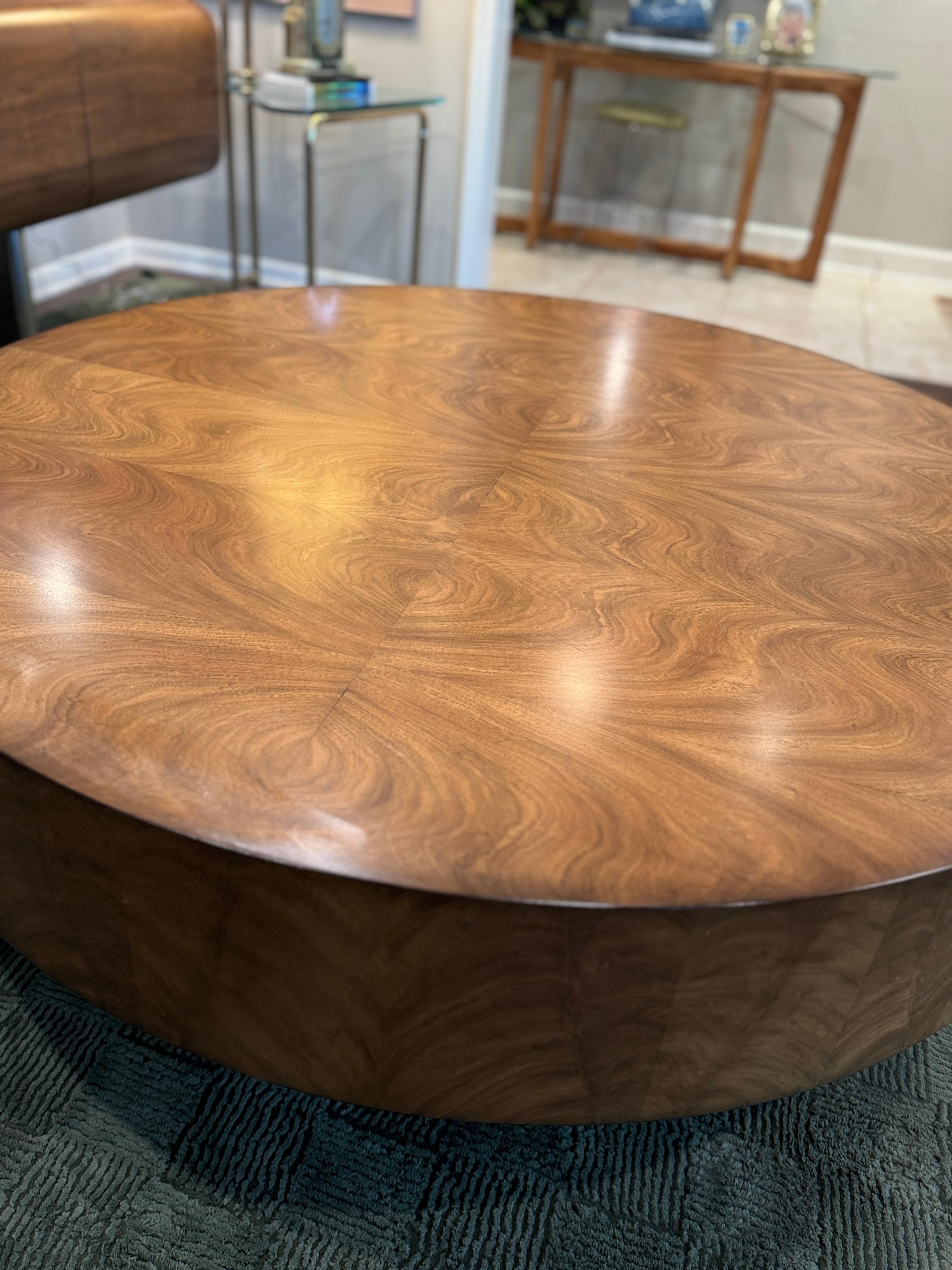 Gorgeous art deco style floating burl wood coffee table with a plinthe base For Sale 5