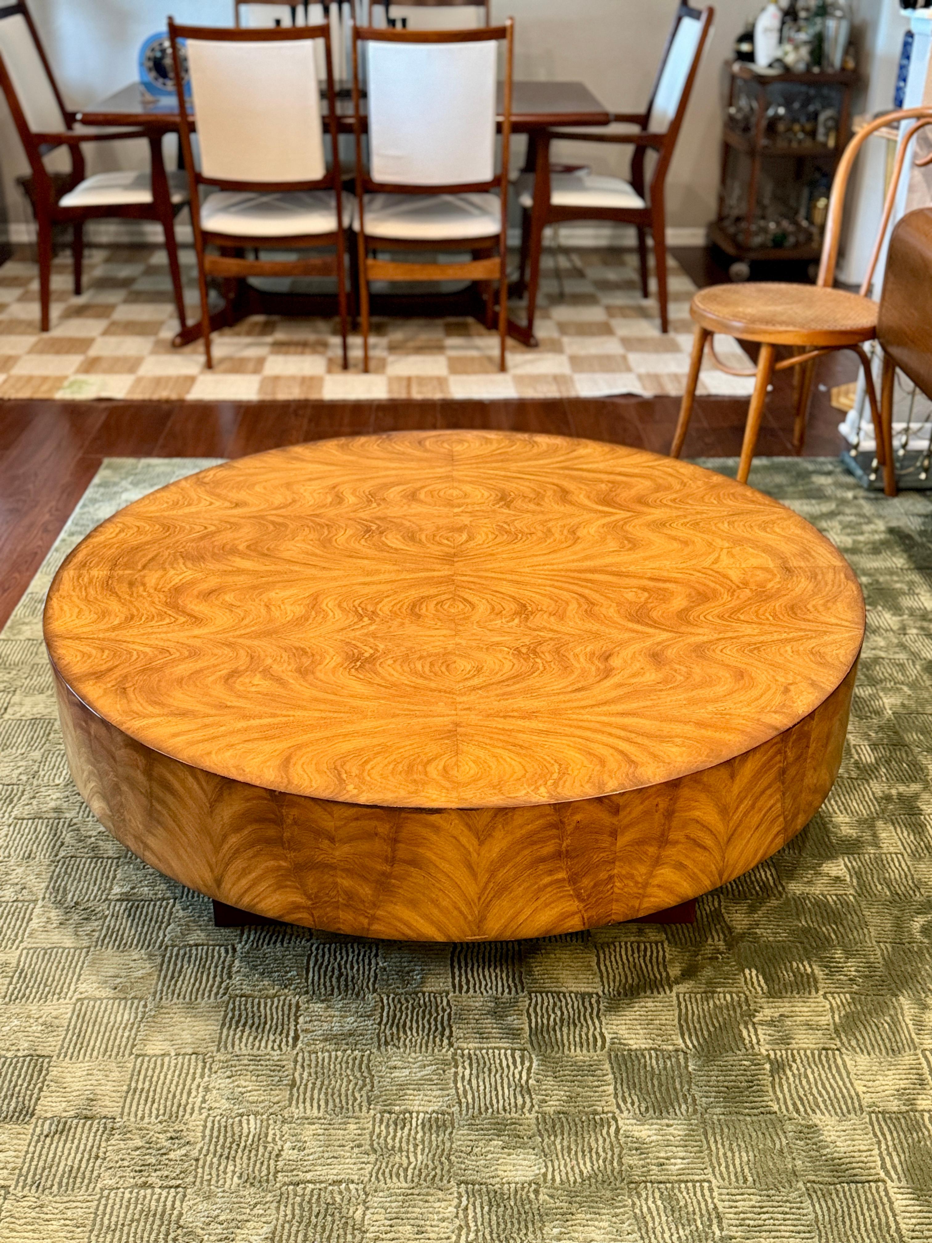 Gorgeous art deco style floating burl wood coffee table with a plinthe base For Sale 2