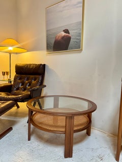 Ein seltener, zweistufiger Couchtisch im Mid-Century-Modern-Stil mit Rattanbezug von G Plan, um 1960