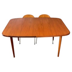 Wunderschöner klassischer Esstisch im Mid-Century-Modern-Stil aus Teakholz, von G Plan