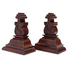 Pair of American Neoclassic mahogany wall brackets, c. 1830