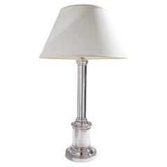 Lampada da tavolo inglese in stile vittoriano con colonna dorica placcata argento, 1850-60 circa