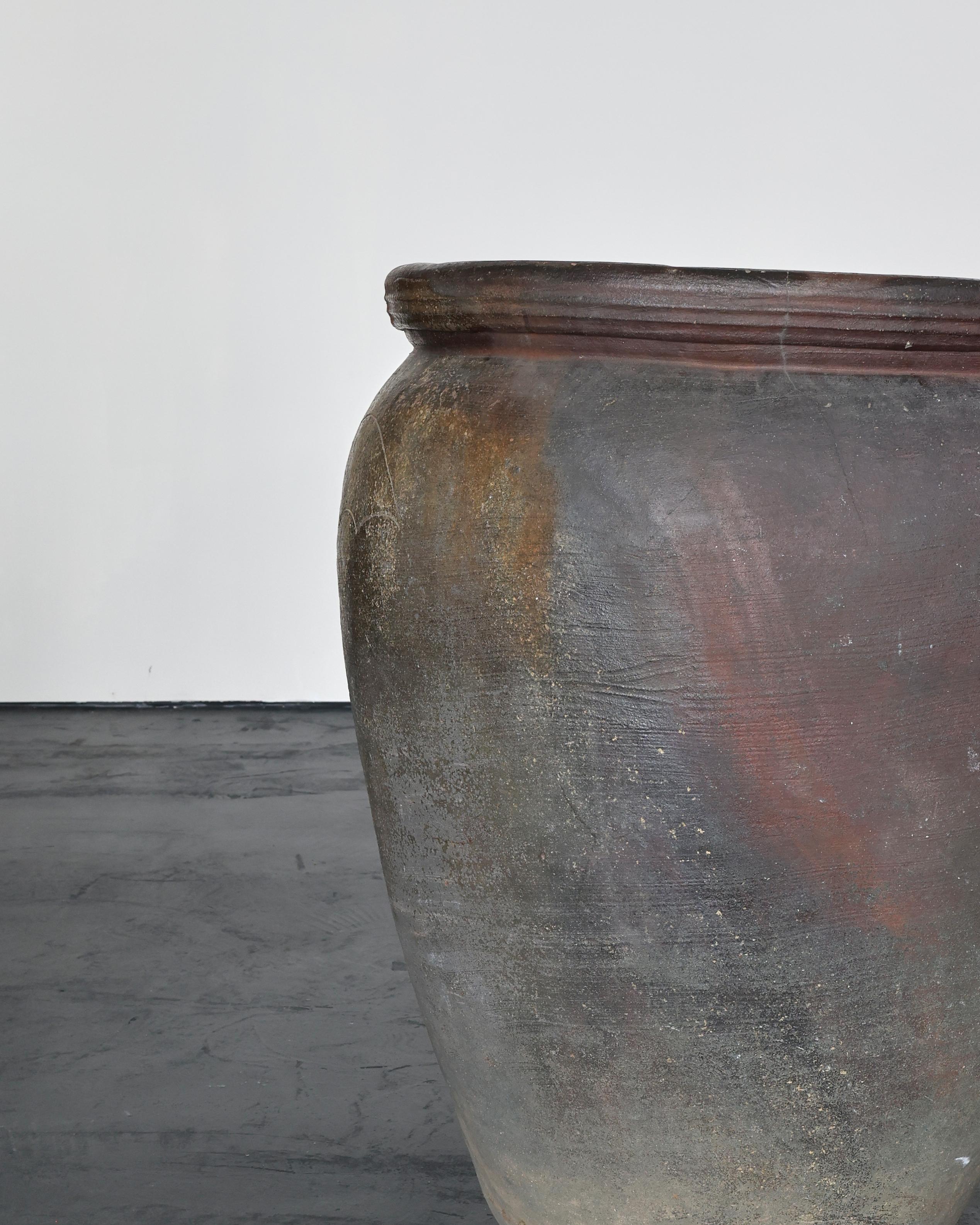 ENORME vaso primitivo in terracotta giapponese dell'inizio del XIX secolo in vendita 3