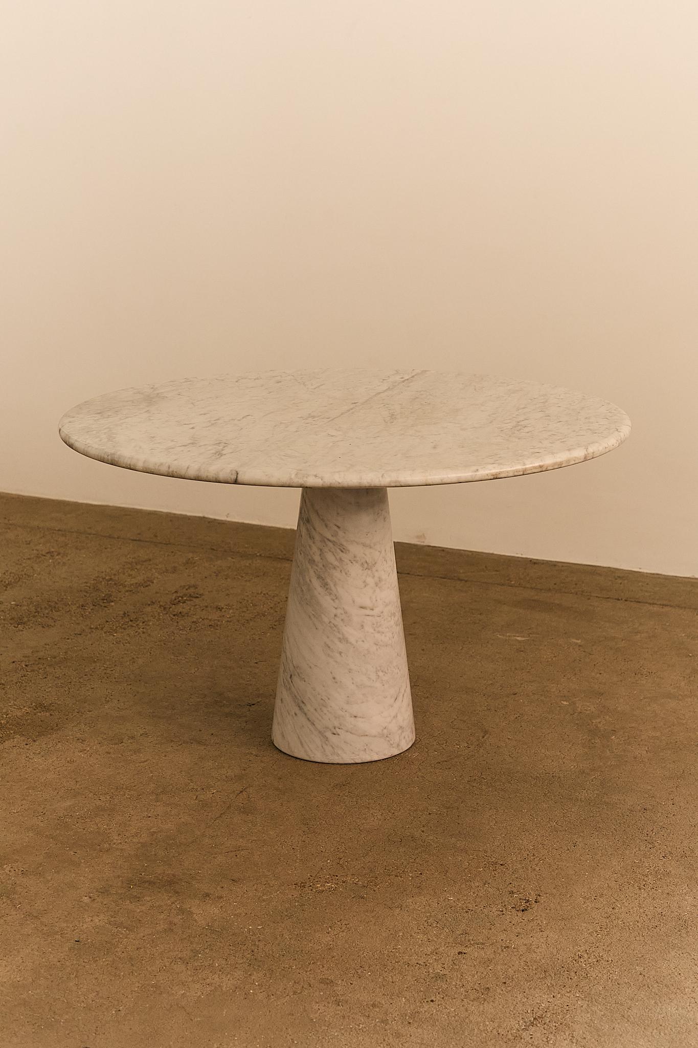 Carrara Marble Table Attributed to Angelo Mangiarotti In Good Condition For Sale In London, GB