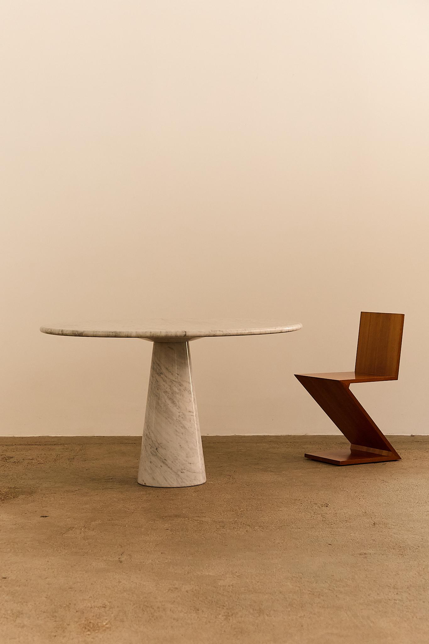 Carrara Marble Table Attributed to Angelo Mangiarotti For Sale 3