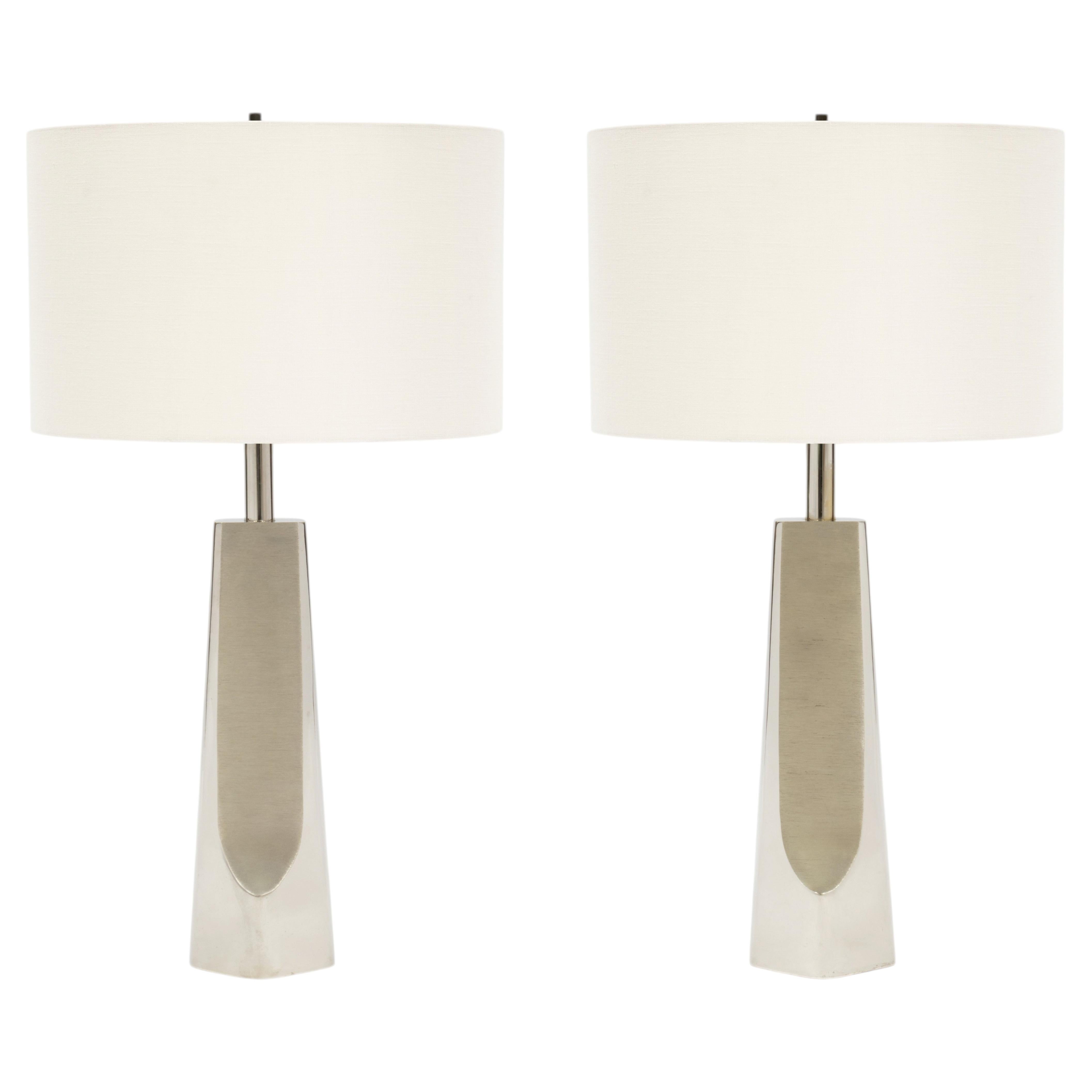 Paire de lampes de table vintage de style moderniste en métal, signées Laurel Lamp Co.