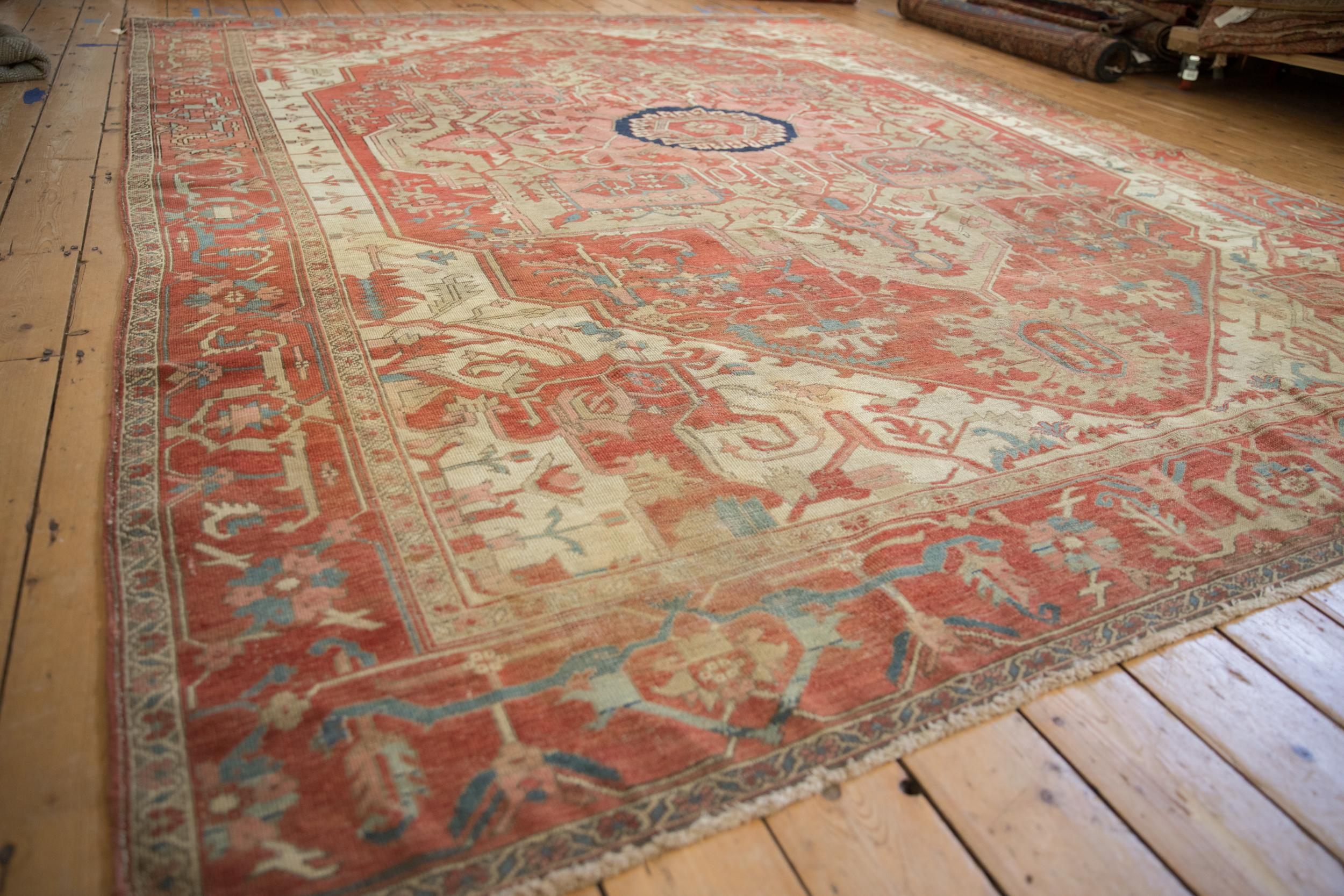 Noué à la main Tapis Serapi ancien en vente