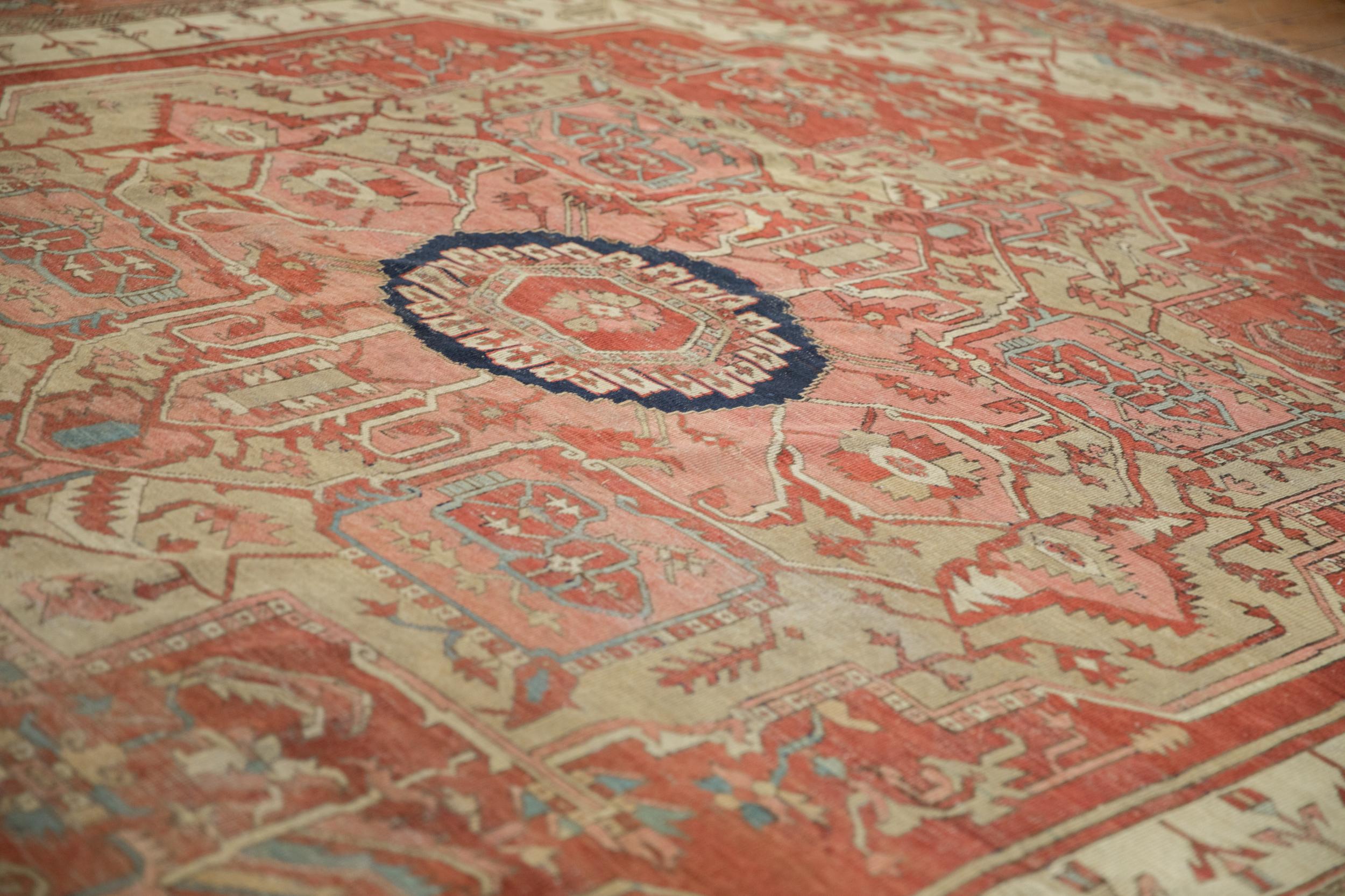 Tapis Serapi ancien en vente 1