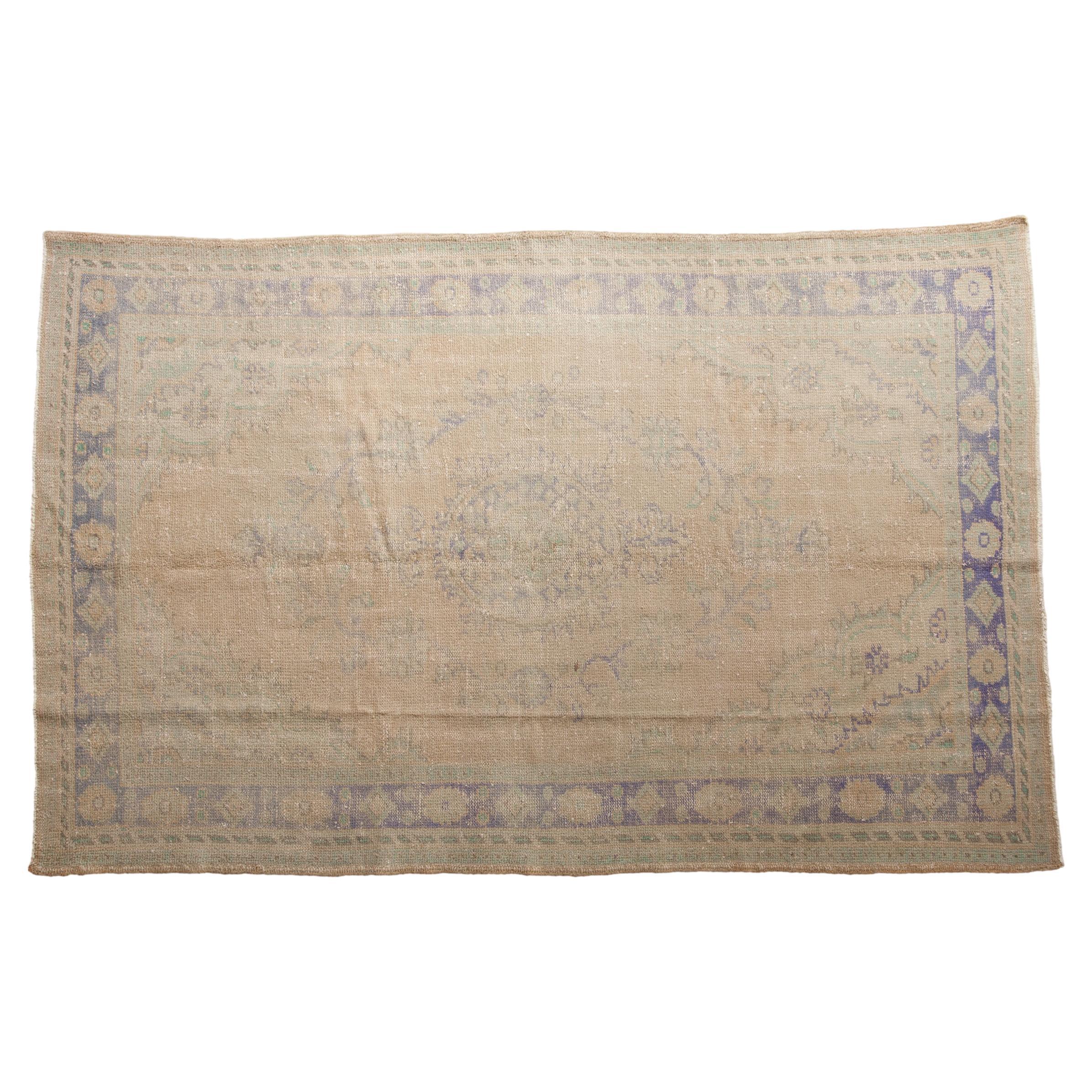 Tappeto Oushak vintage invecchiato