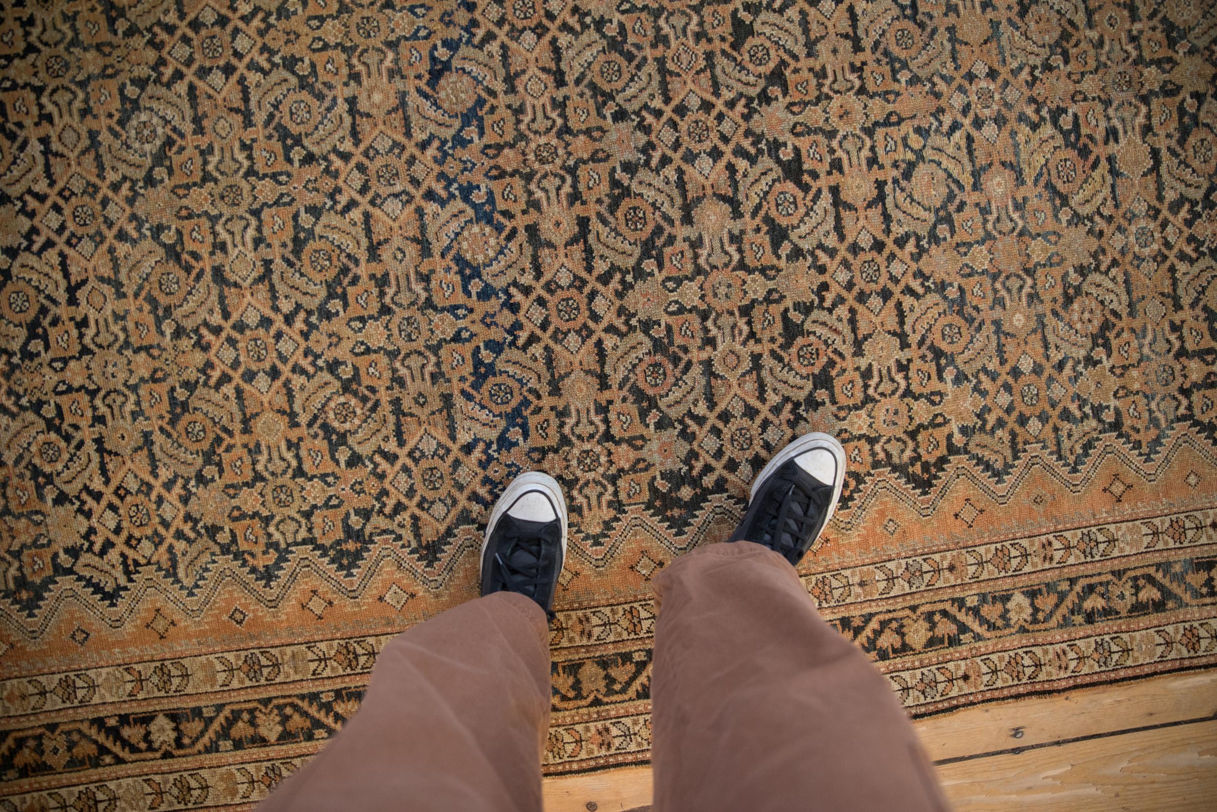 Vintage Distressed Malayer Teppich Läufer (Persisch) im Angebot
