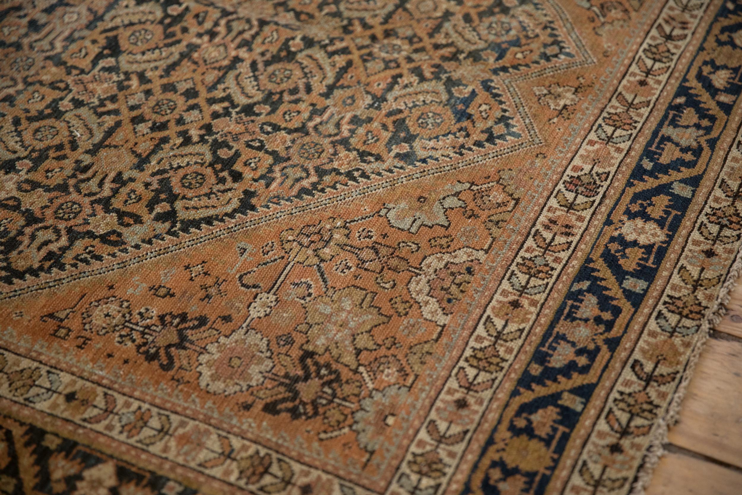 Vintage Distressed Malayer Teppich Läufer (Frühes 20. Jahrhundert) im Angebot