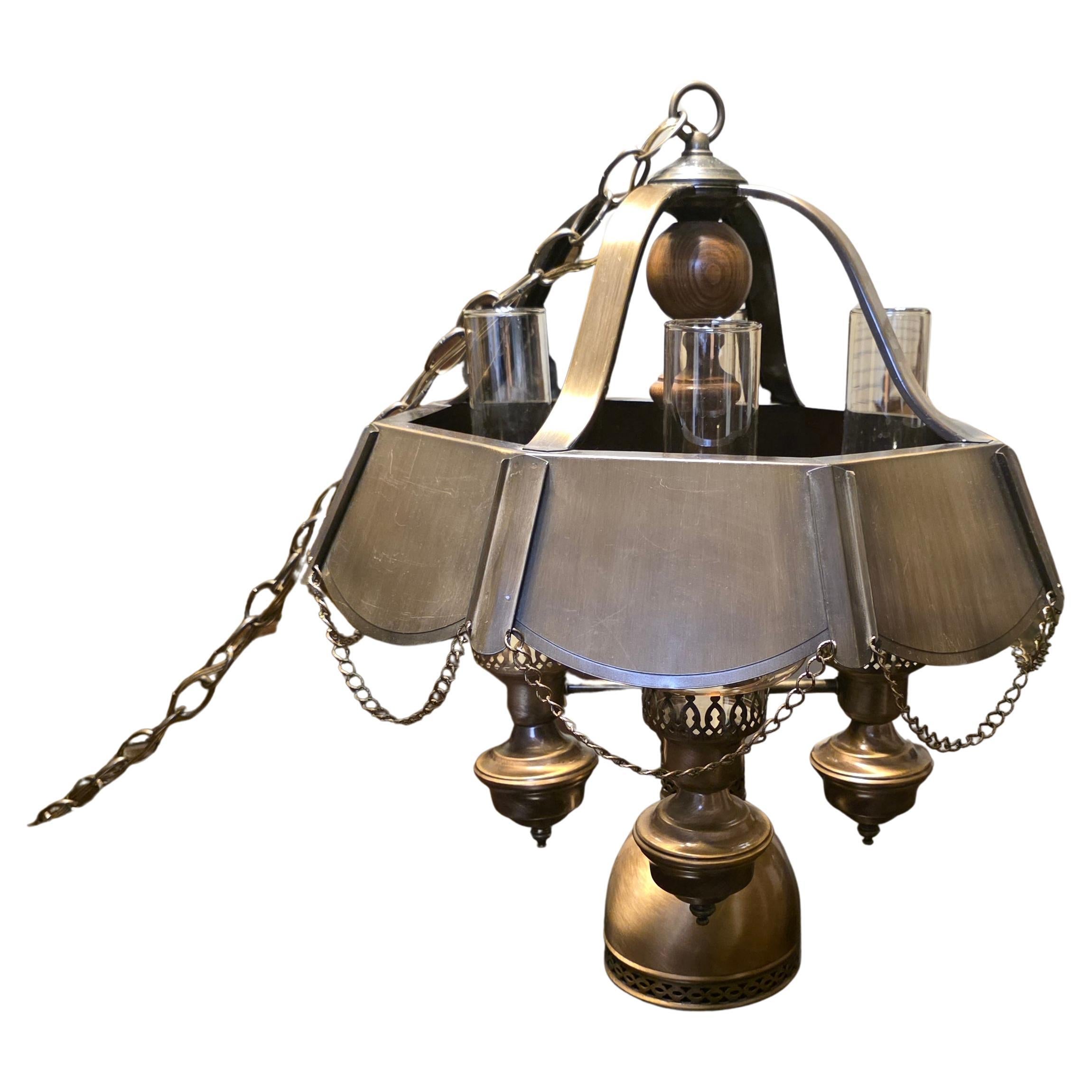 Araña vintage de latón, estilo victoriano temprano, enchufable, EE.UU., 1960