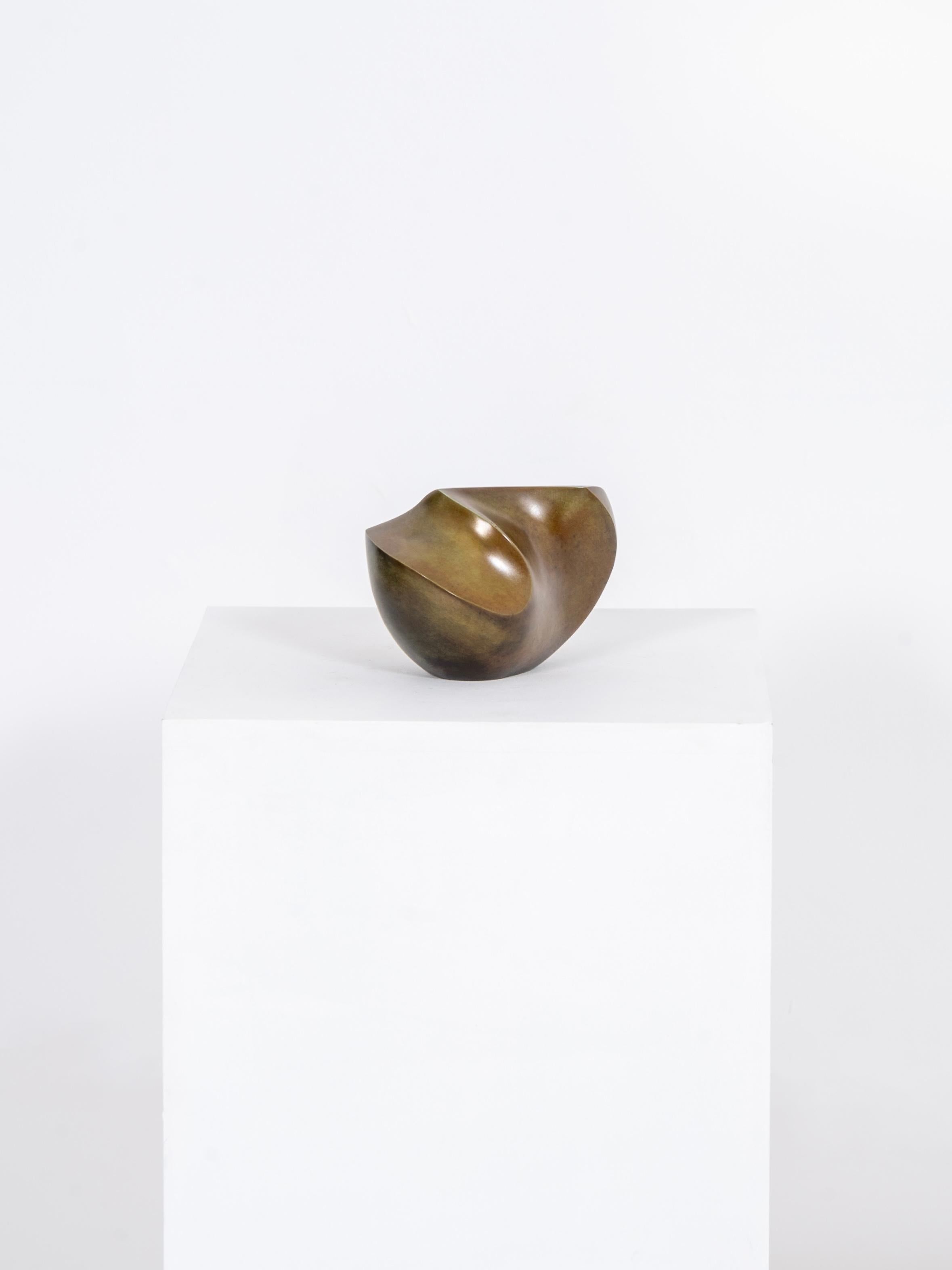 « Éclosion »  by Bertrand Créac'h
Material: Bronze, brown patina
Dimensions: H 13 x 20 x 14 cm
Year: 2023

While claiming an analogical relationship with nature, Bertrand Créach’s sculptures encompass soberly refined geometric shapes. Emphasizing on