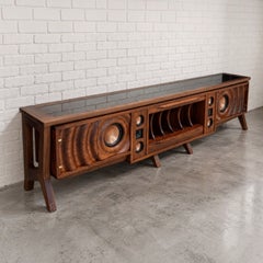 Console stereo Wave in noce con piano incassato in resina epossidica di Michael Maximo