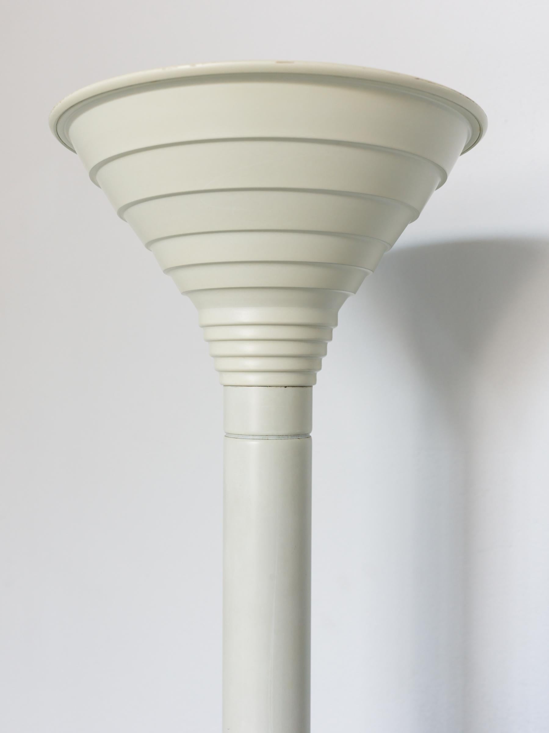 Italian Targetti cream floor lamp For Sale