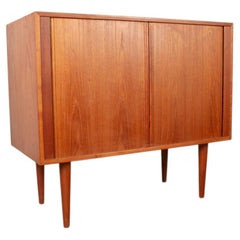 Petit buffet ou meuble-bar danois en teck, modèle 42, conçu par Kai Kristiansen pour Feldballes.
