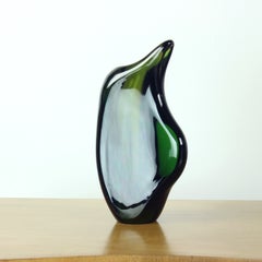 Vase sculptural en verre d'art de la verrerie de Mstišov, Tchécoslovaquie, années 1960