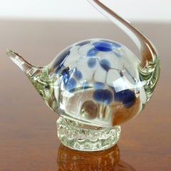 Cigno in vetro artistico vintage realizzato a mano con inclusioni multicolori, Cecoslovacchia