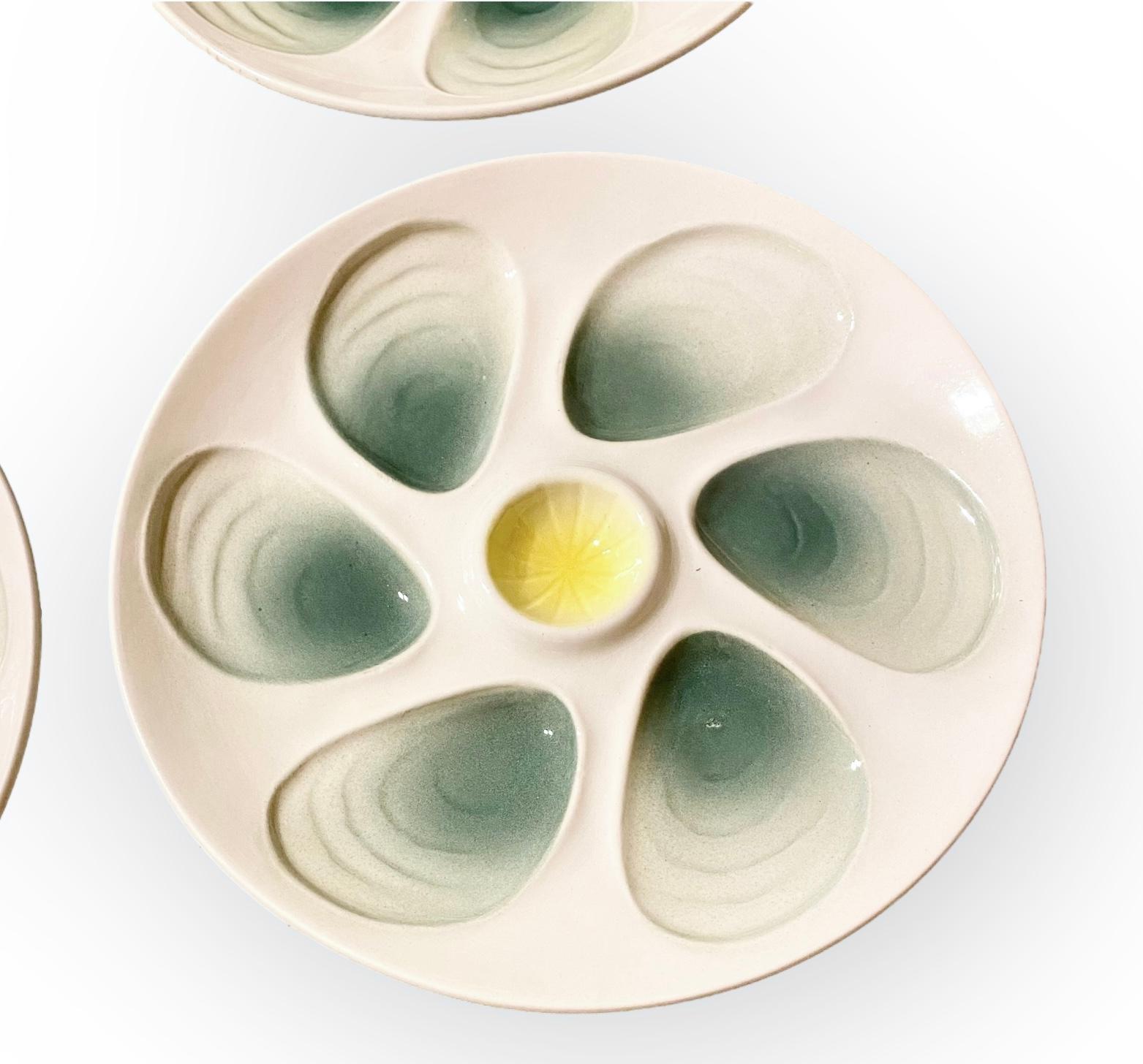 Antique French Salins Oyster Plates Set of Four In Good Condition For Sale In New Orleans, LA