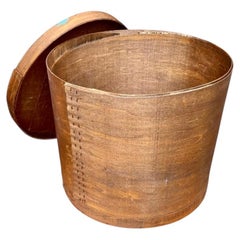 Scatola vintage in legno curvato a vapore per conservare il formaggio