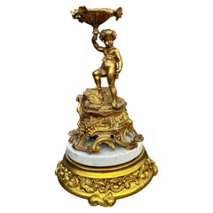 Antike französische Tischdekoration aus vergoldeter Bronze mit Figuren