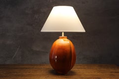 Lampe de table ovoïde en céramique émaillée orange du milieu du siècle, avec abat-jour, France, années 1960