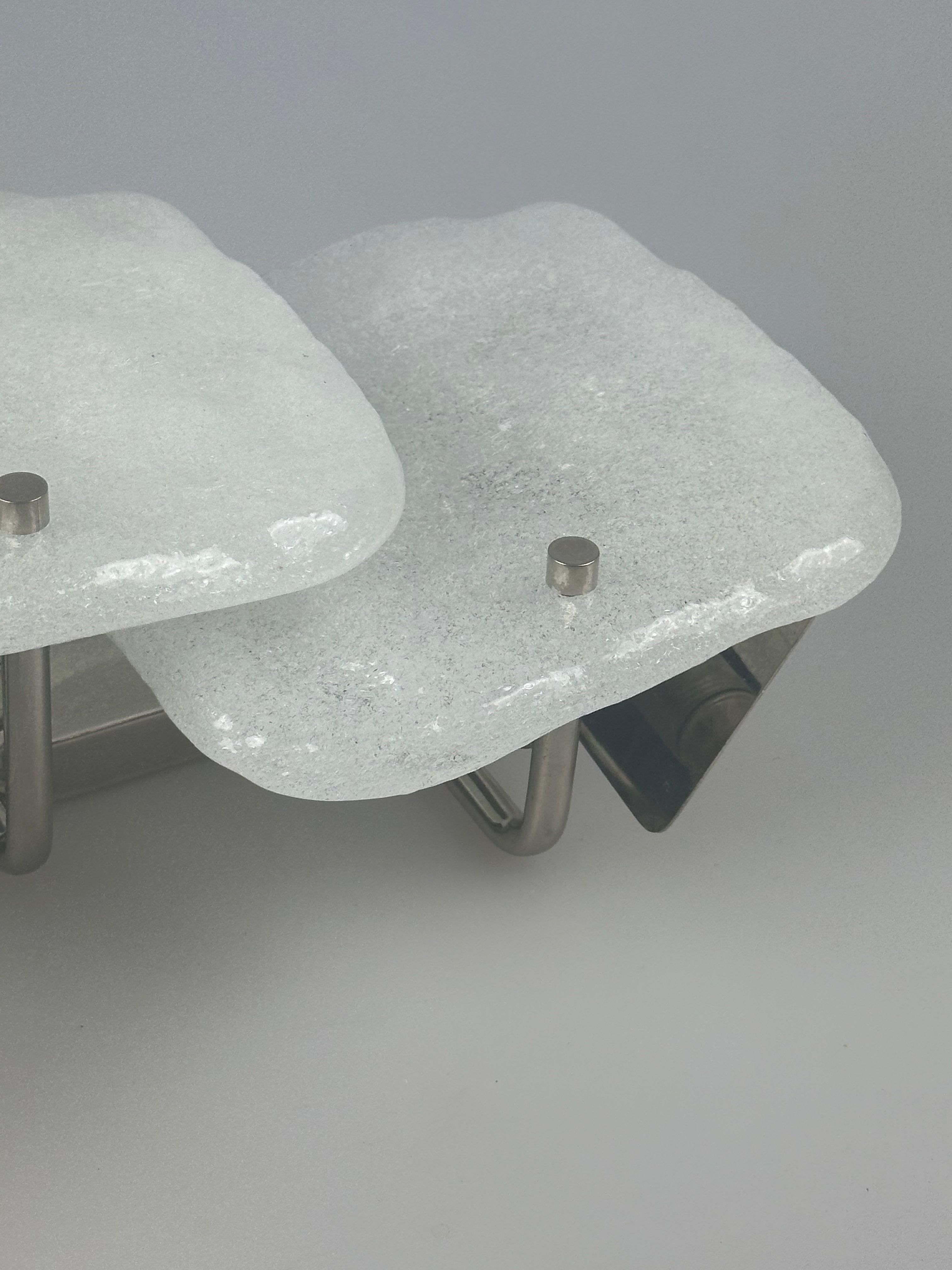 Lampada da parete in vetro ghiaccio degli anni '60/'70 di J.T. Kalmar, Design Austriaco in vendita 7